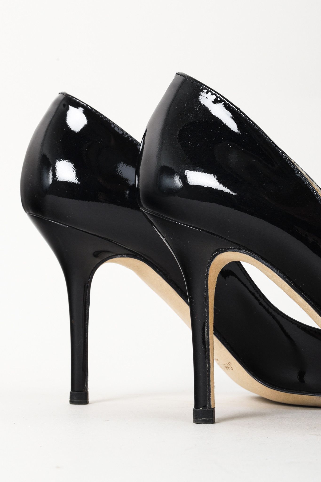 Jimmy Choo Jimmy Choo Gilbert Pump Black Patent Leather Size US 5 / IT 35 - 7 Thumbnail