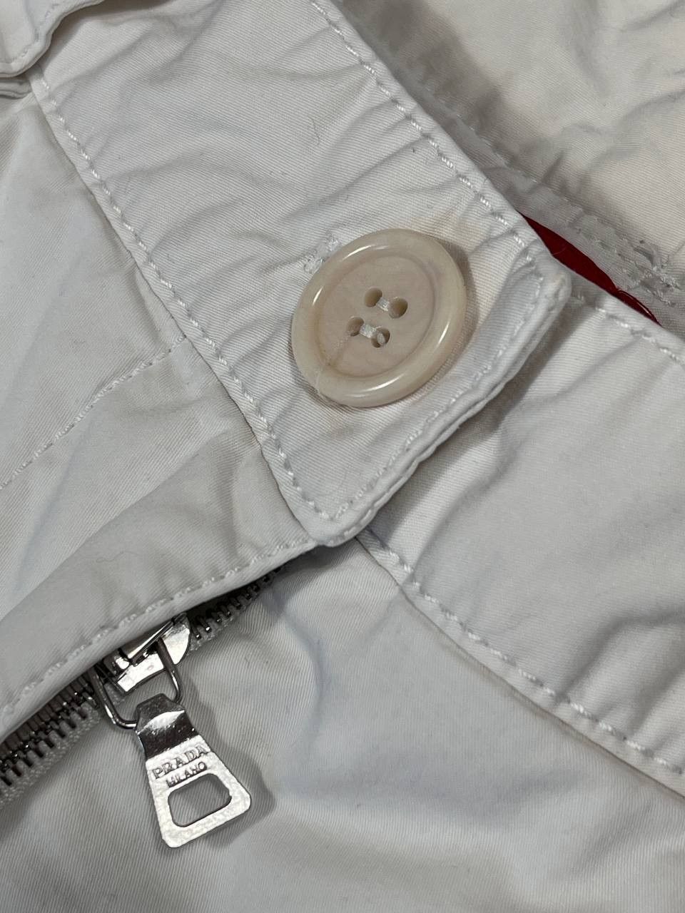 Prada Luxury Summer Prada 3/4 white Cargo Pants Traingle Logo Size 28" / US 6 / IT 42 - 13 Thumbnail