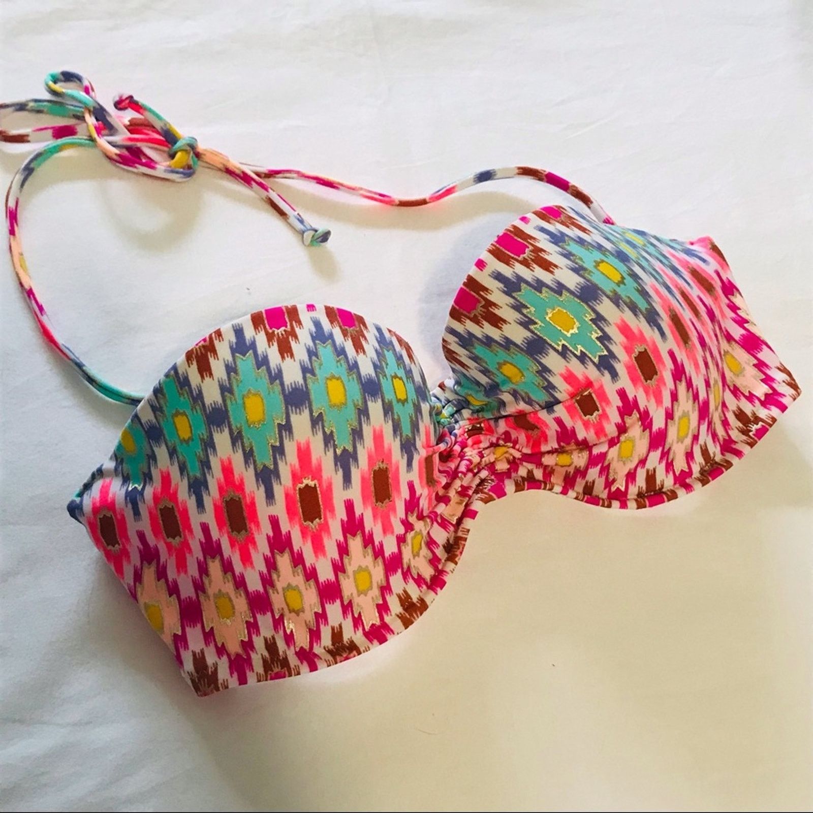 Victoria's Secret Victoria’s Secret Bikini Top Size 32D Size S / US 4 / IT 40 - 1 Thumbnail