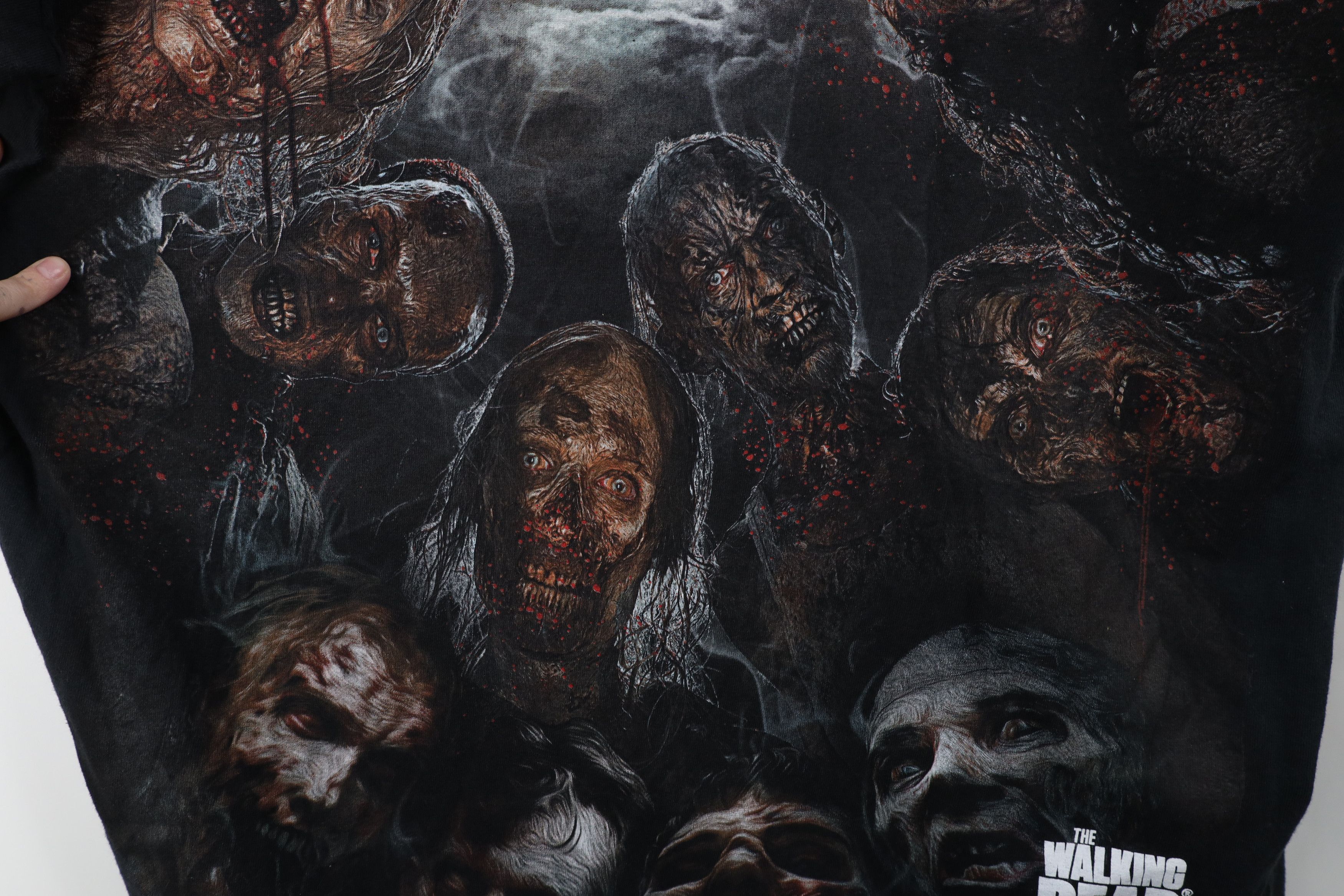 Vintage Vintage Y2K The Walking Dead Zombies Short Sleeve T-Shirt Size US XXL / EU 58 / 5 - 6 Thumbnail