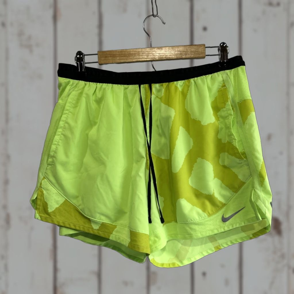 Nike Nike Running Division 2- In 1 Shorts Men L 4.5” Green Yellow, Regular, Athletic, Pockets, Drawstring, Elastic Waist, Polyester, Men, Sports Nike Size US 33 - 1 Thumbnail