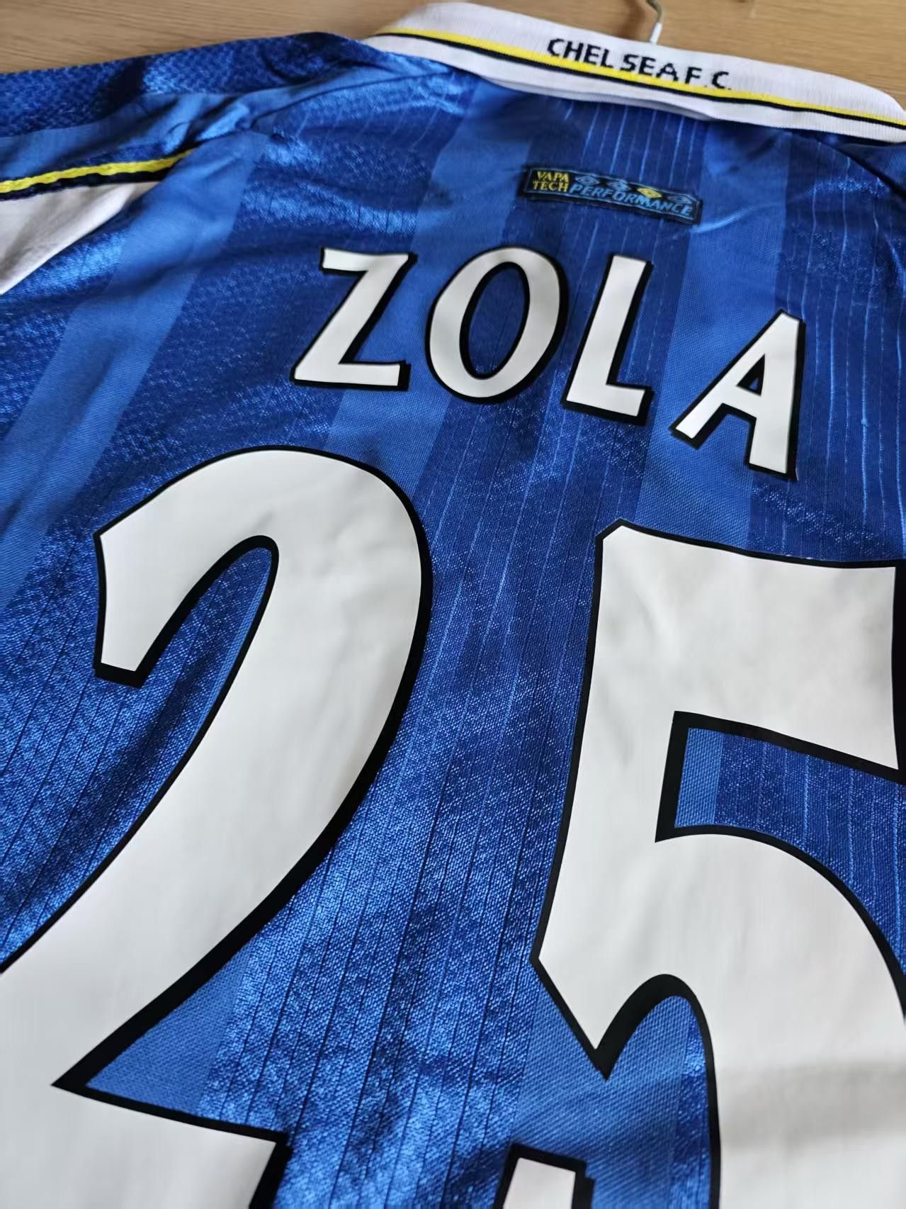 Other Vintage Chelsea #25 Gianfranco Zola Jersey Home M Size US M / EU 48-50 / 2 - 3 Thumbnail