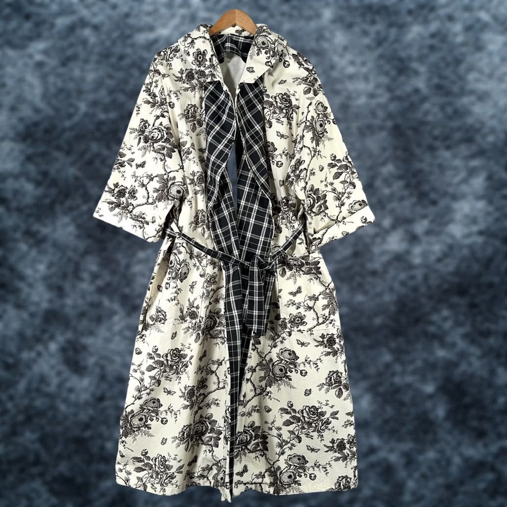 Vintage VINTAGE Handmade Robe One Size Black White Floral Toile de Jouy Kimono Belted Size ONE SIZE - 1 Thumbnail
