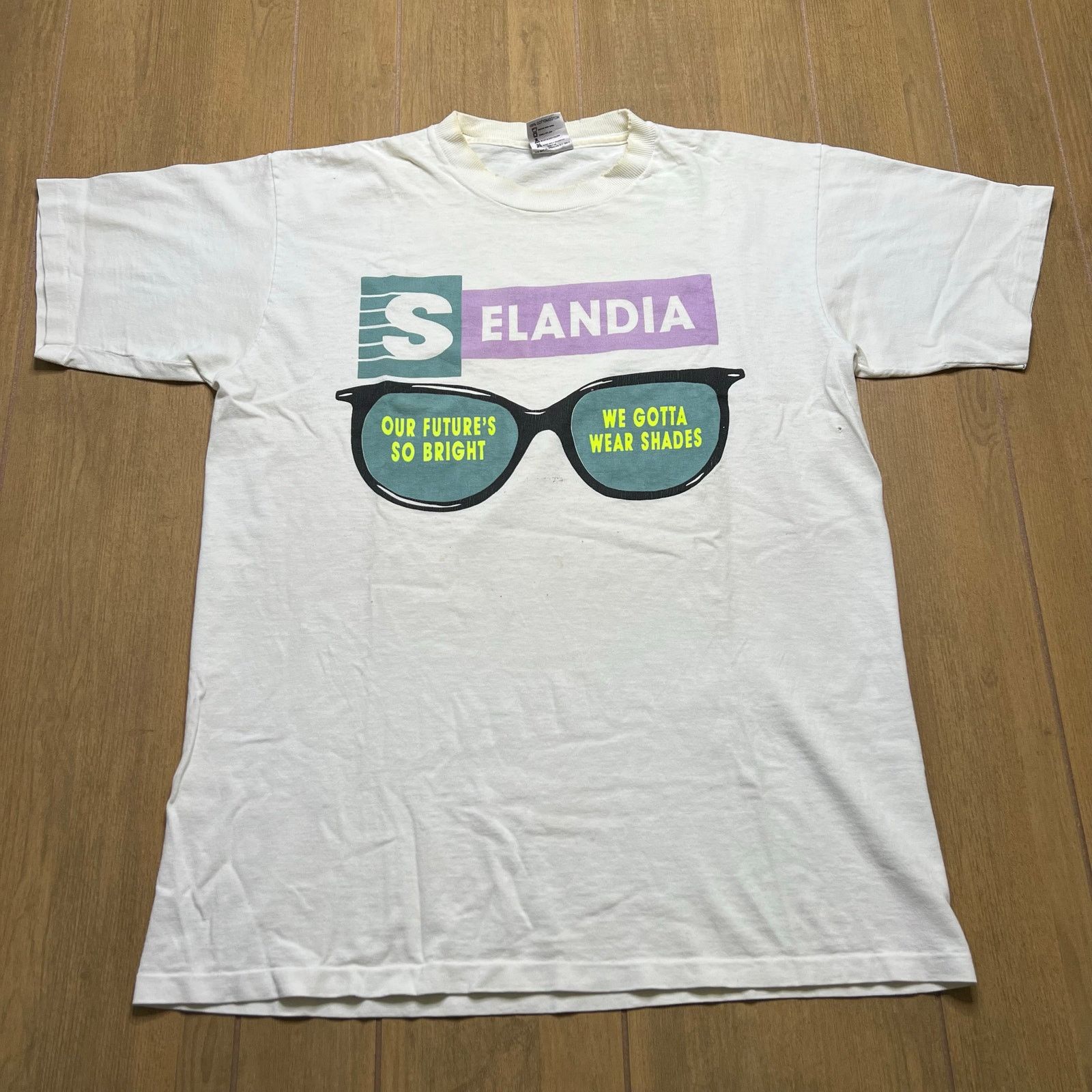 Vintage Vintage 90s T-shirt XL "Selandia, Our Future's So Bright Size US XL / EU 56 / 4 - 1 Thumbnail