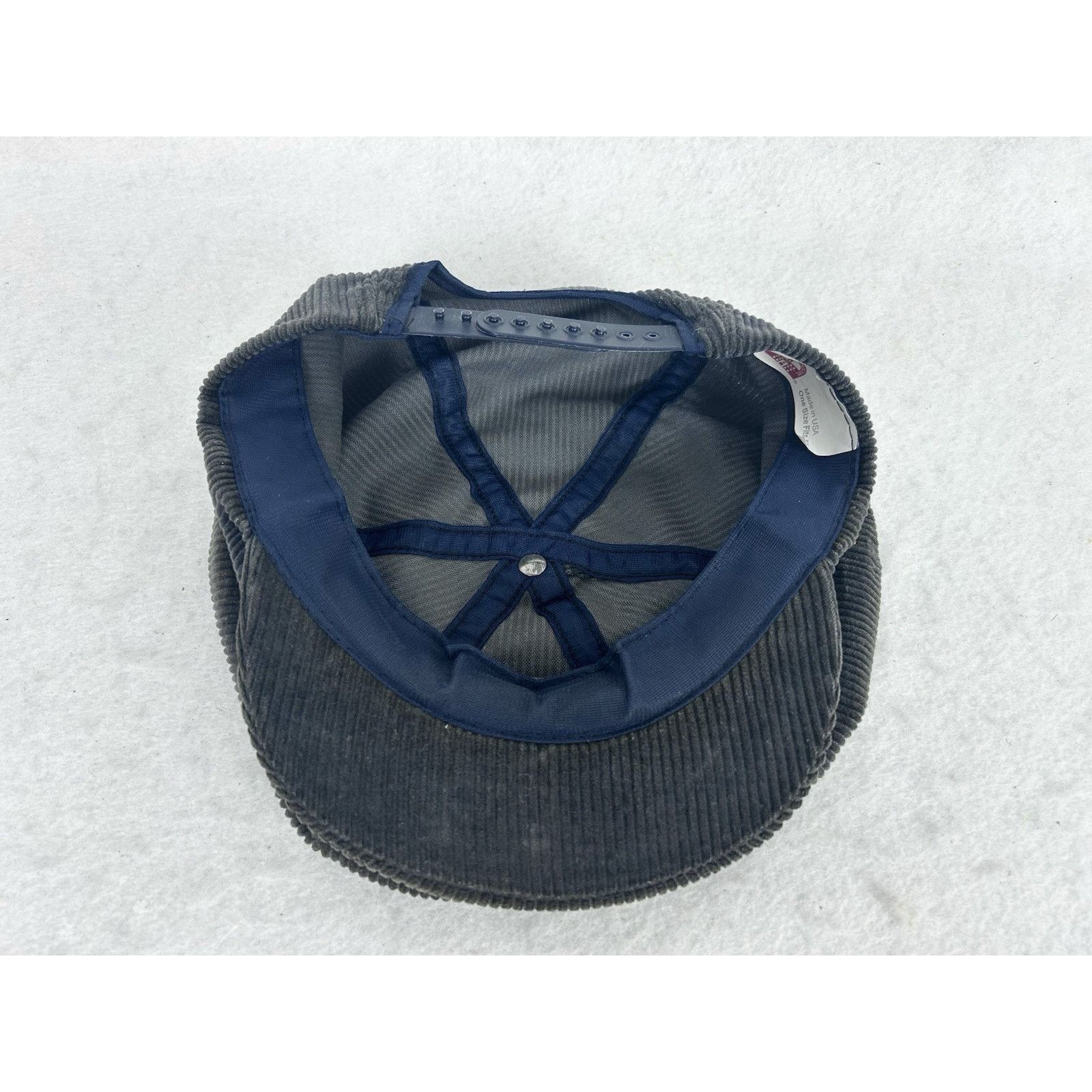 The Unbranded Brand VTG University of Michigan Corduroy Cabbie Hat Made in USA Size ONE SIZE - 7 Thumbnail