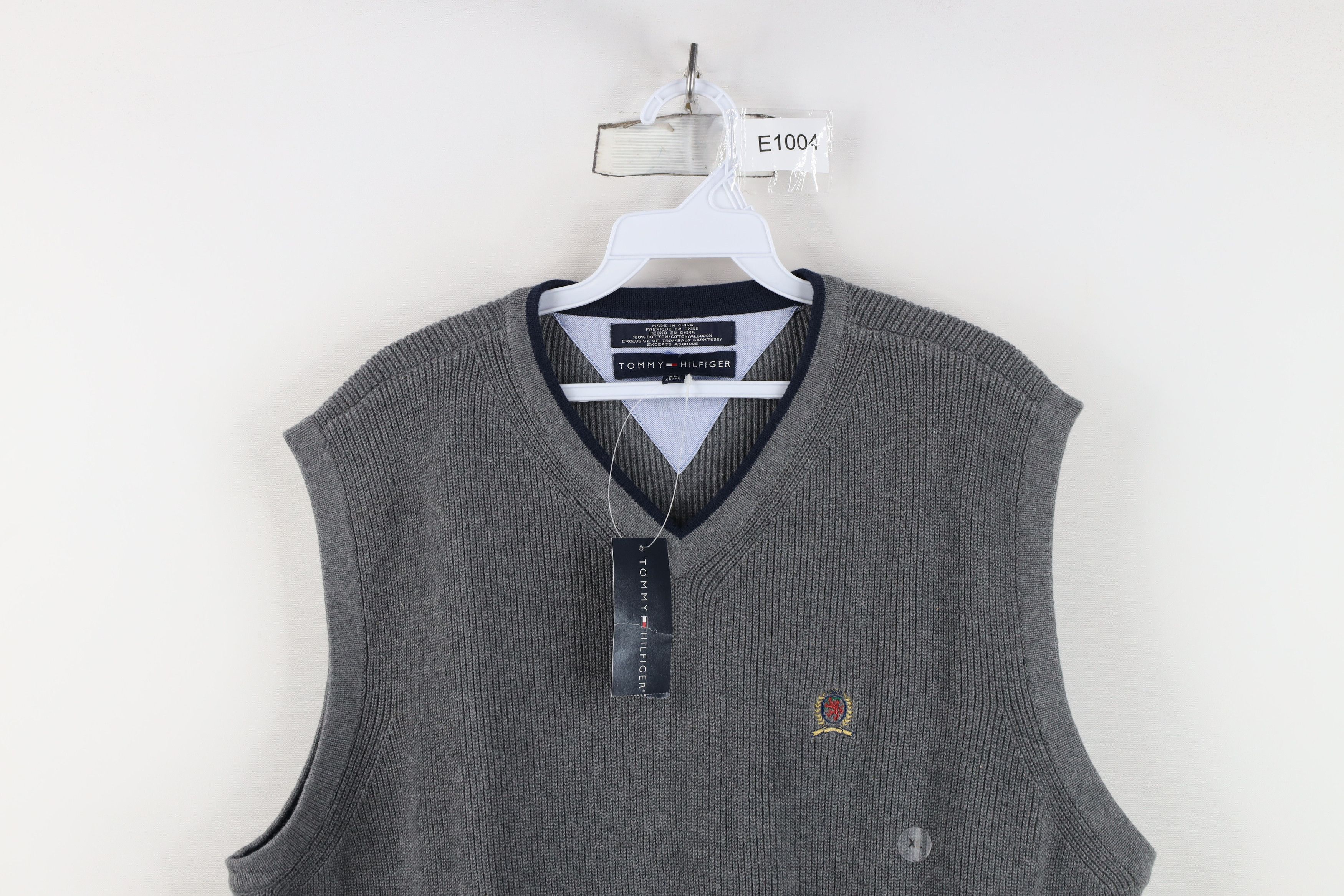 Tommy Hilfiger Deadstock Vintage 90s Tommy Hilfiger Knit Sweater Vest Gray Size US XL / EU 56 / 4 - 2 Thumbnail