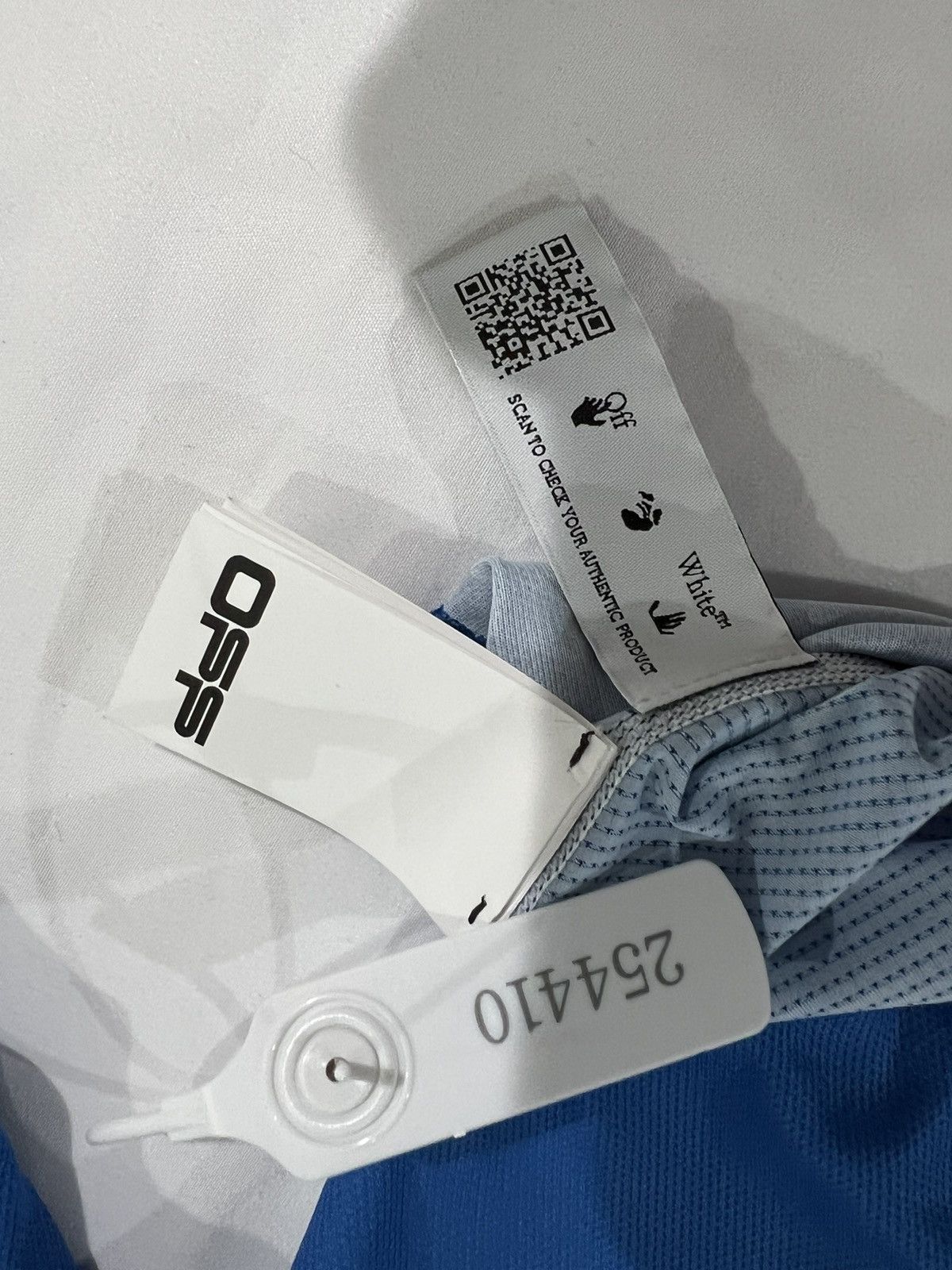 Off-White Off-White mens t shirt. XL. $250 Size US XL / EU 56 / 4 - 4 Thumbnail