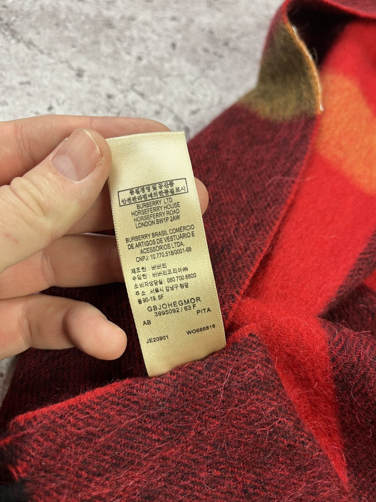 Burberry Giant Check Cashmere Scarf Camel Check Size ONE SIZE - 8 Thumbnail