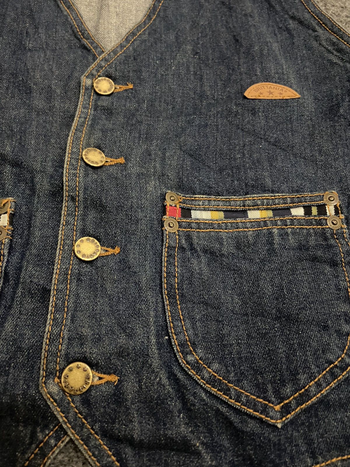 Japanese Brand × Vintage Y2K britania vintage denim vest Size S / US 4 / IT 40 - 3 Thumbnail