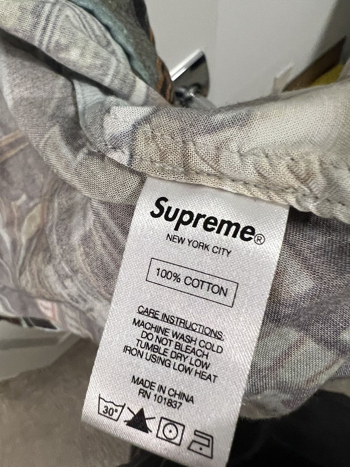Supreme Suprem Drugs Rayon s/s Shirt SS18, Size M Size US M / EU 48-50 / 2 - 4 Thumbnail
