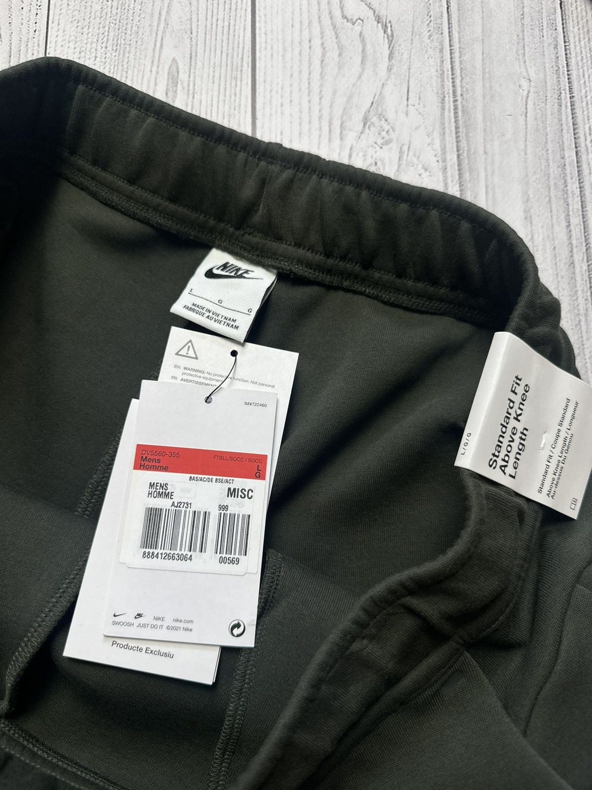 Nike Nike tech fleece x Barcelona Soccer shorts rare size L Khaki Size US 34 / EU 50 - 4 Thumbnail