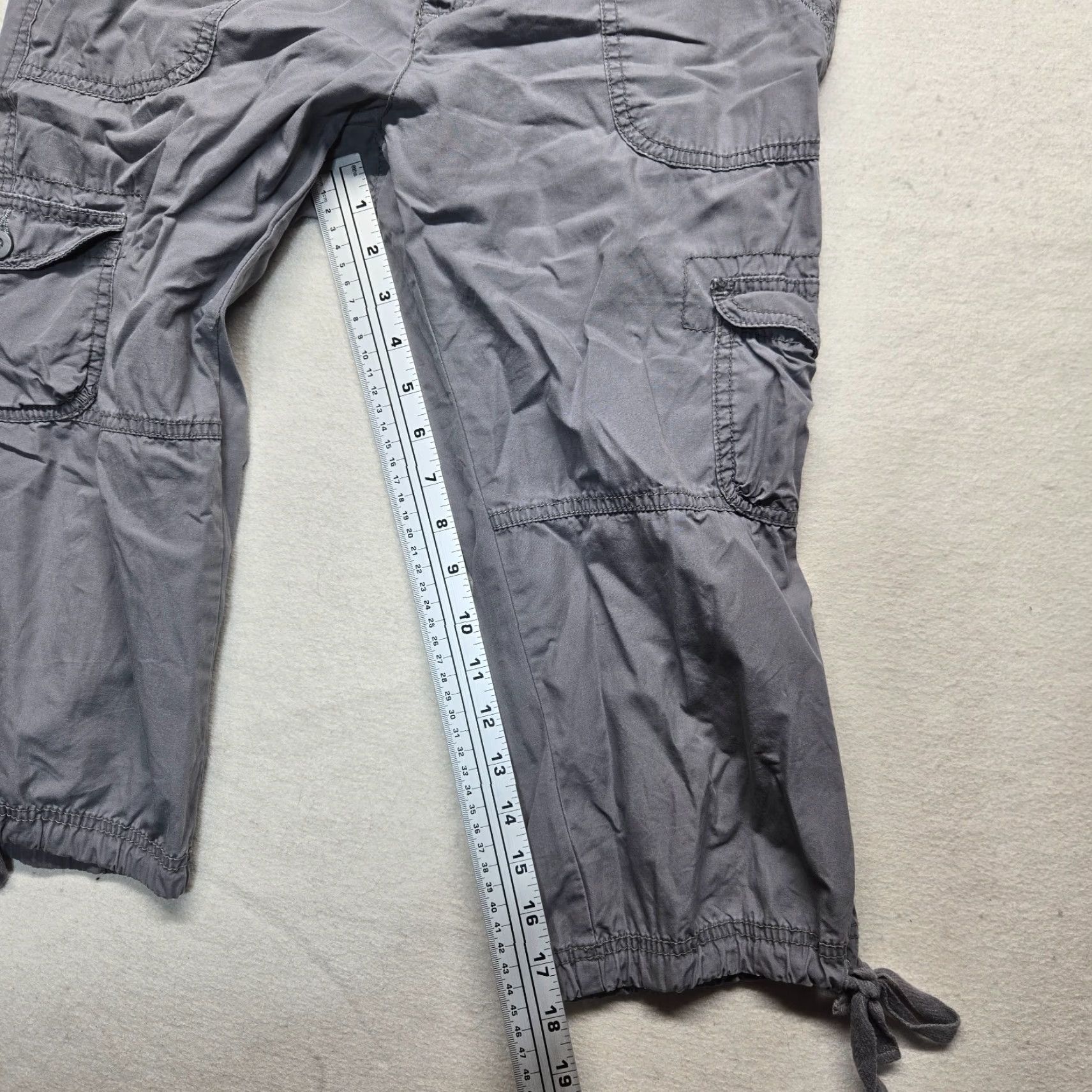 Ocean Pacific OP Ocean Pacific Capris Solid Gray Cropped Pants Women's 7 Tapered Cropped Pants 7 Ladies Gray Ocean Pacific Capris Size 28" / US 6 / IT 42 - 5 Thumbnail