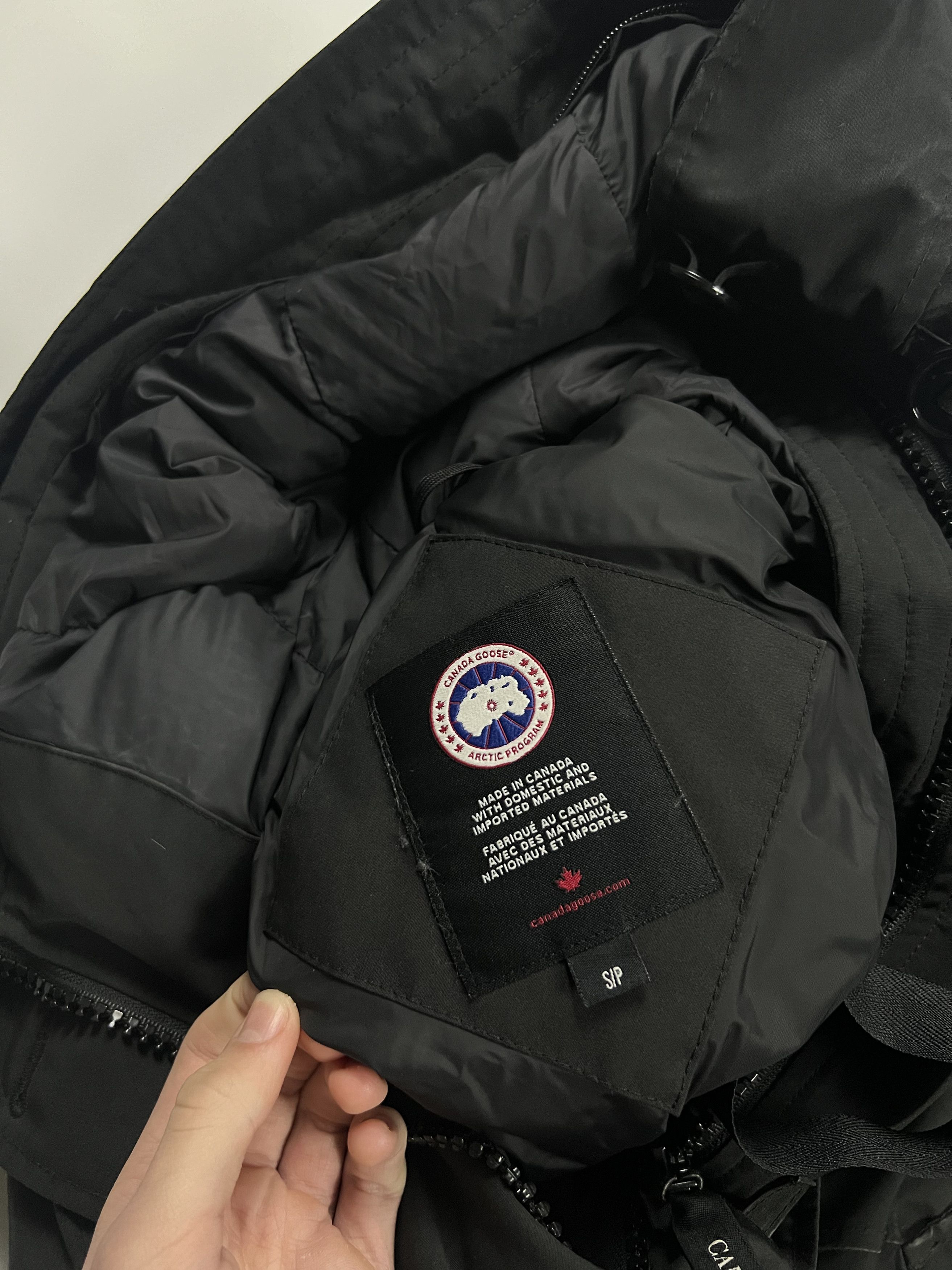 Canada Goose canada goose puffer parka size S-M luxury Size S / US 4 / IT 40 - 4 Thumbnail