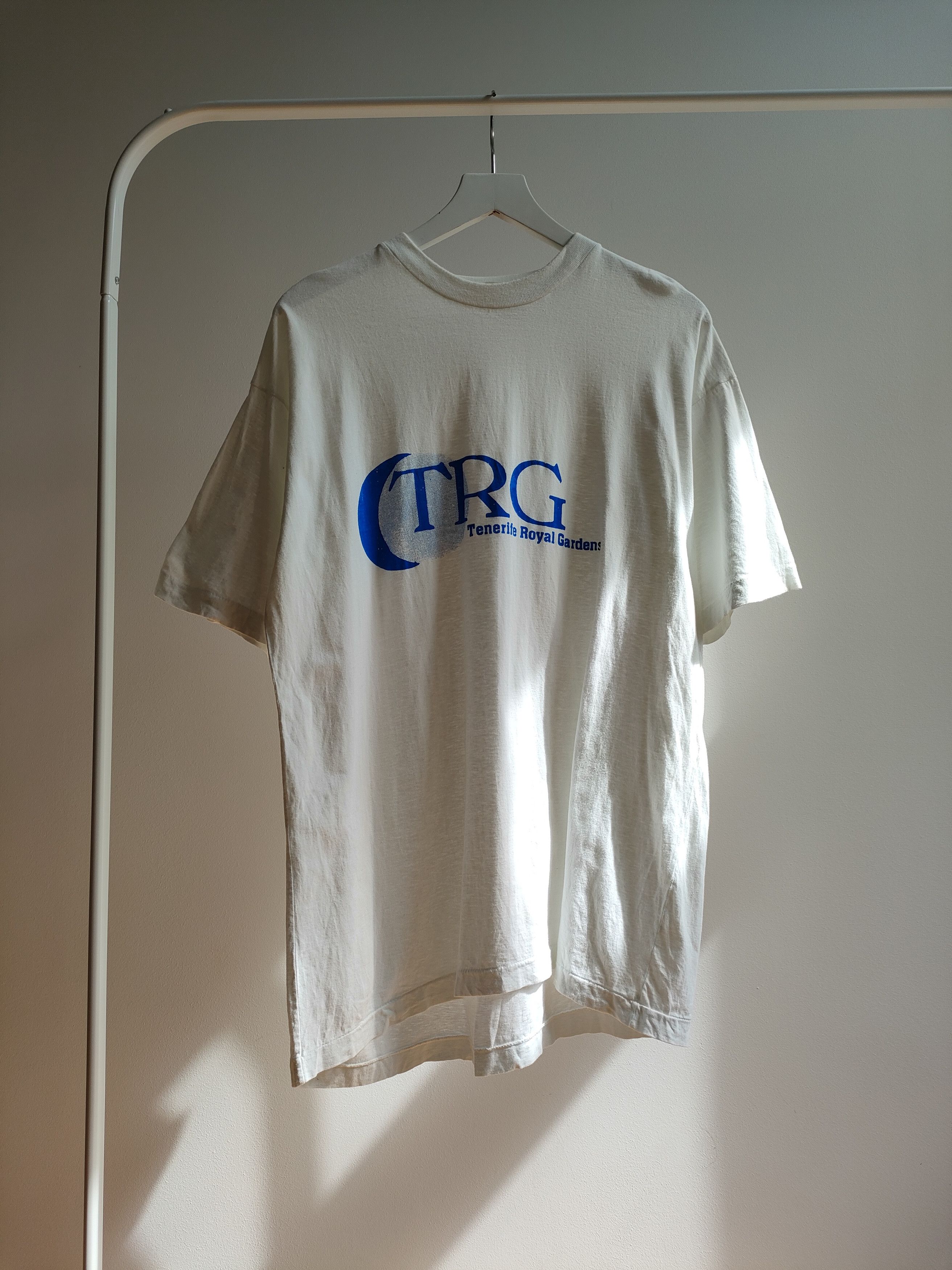 Vintage vtg 90s Tenerife Royal Gardens tee Size US L / EU 52-54 / 3 - 1 Thumbnail