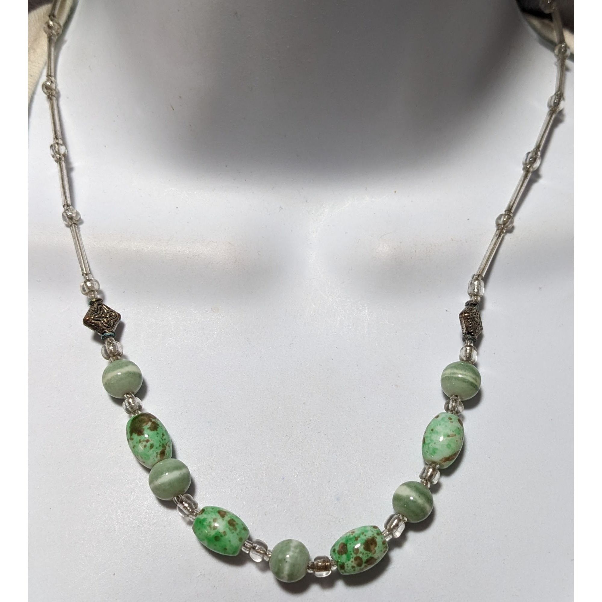 Other Handmade Green And Clear Glass Beaded Necklace Size ONE SIZE - 5 Thumbnail