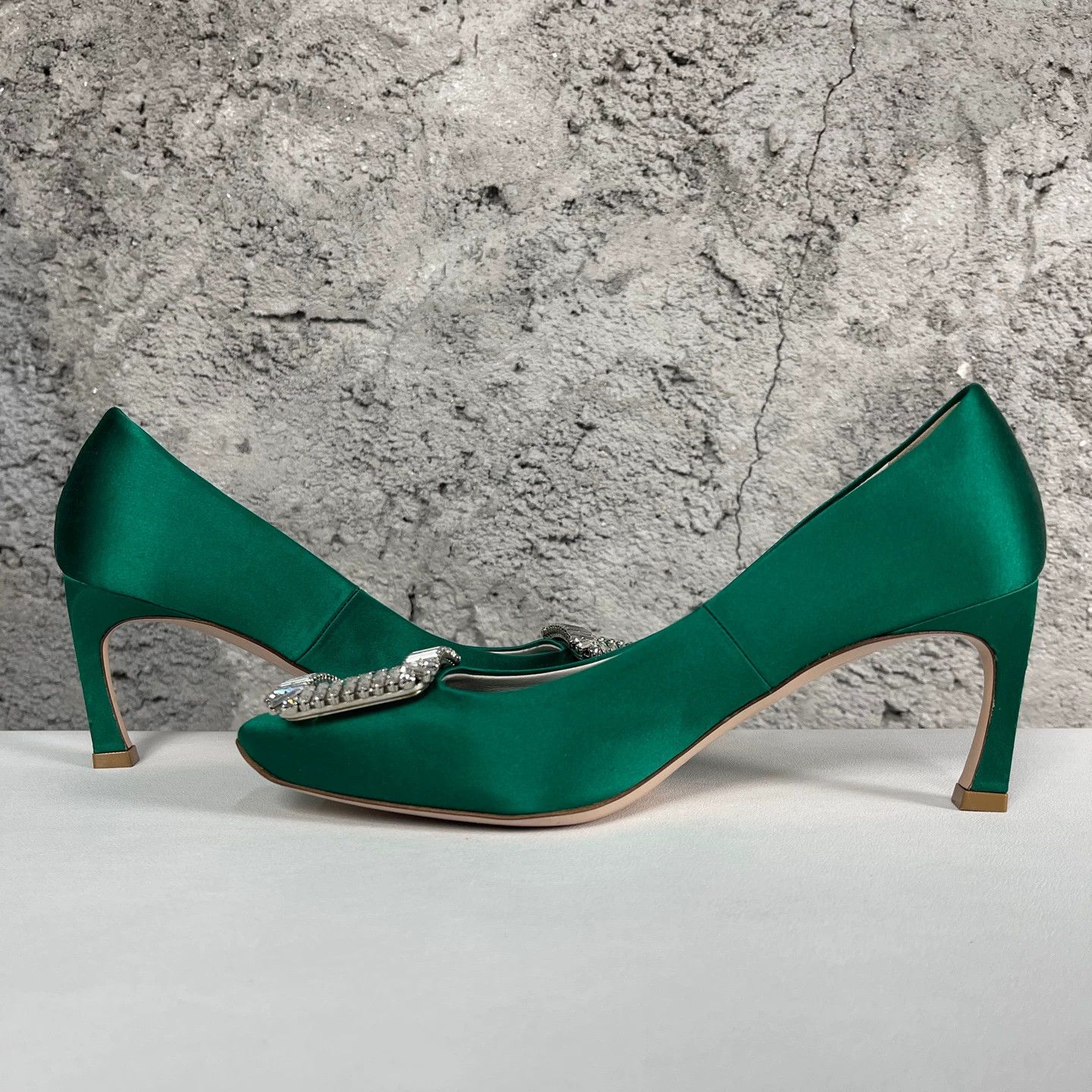 Roger Vivier RV Crystal Buckle Heels EU 36.5 Size US 6 / IT 36 - 6 Thumbnail