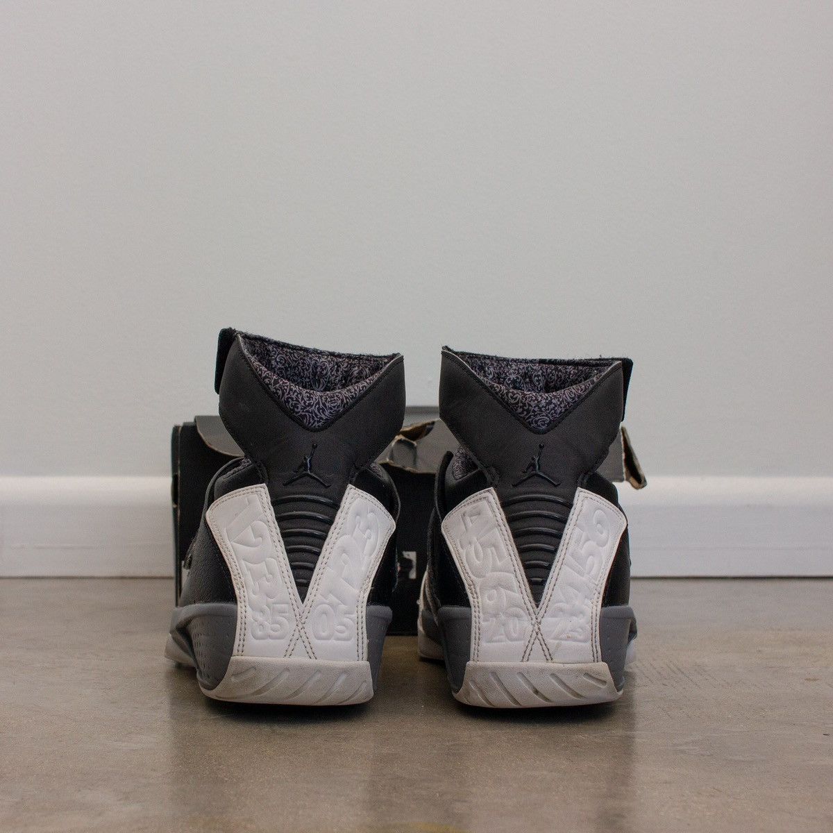 Air Jordan 20 Retro Playoff Men's 310455 - 003 BLACK/WHITE