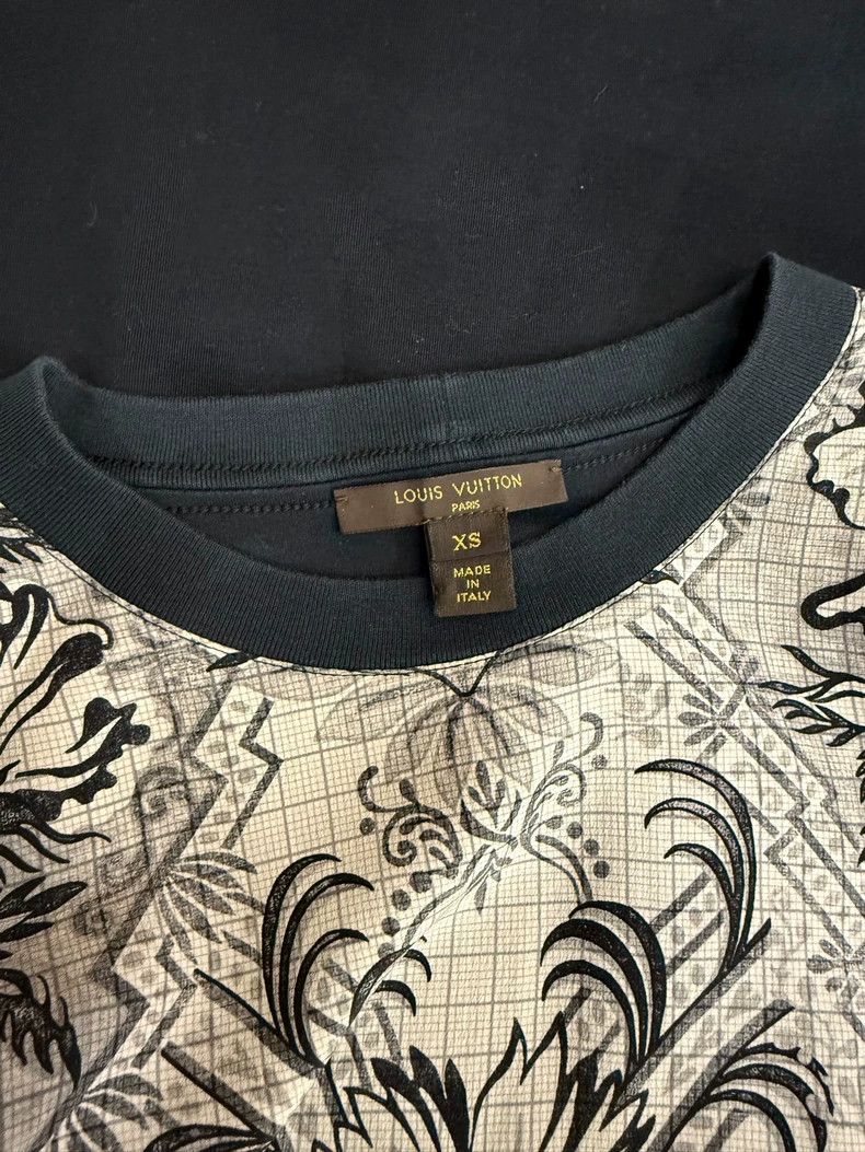 Louis Vuitton Louis Vuitton Black and white floral patchwork short-sleev Size US XS / EU 42 / 0 - 3 Thumbnail