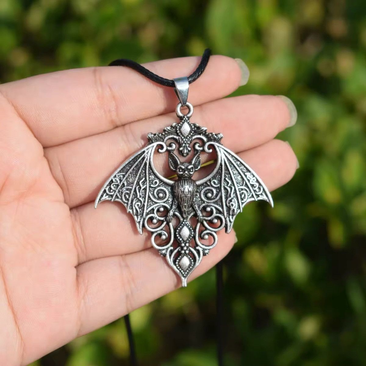 Jewelry Gothic Vampire Bat Necklace Size ONE SIZE - 1 Thumbnail