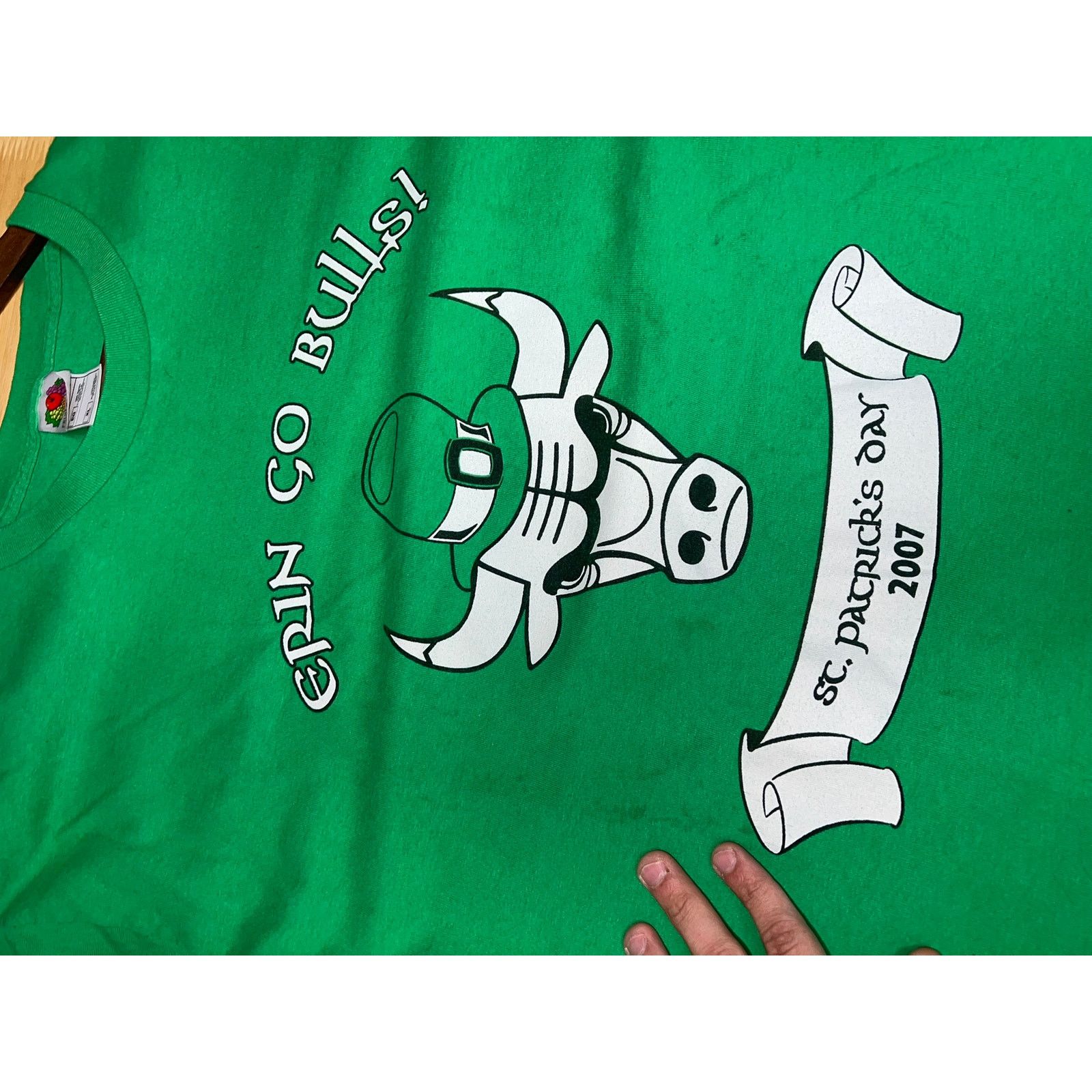 Fruit Of The Loom Vintage Chicago Bulls St. Patricks Day Shirt NBA Tee XL Size US XL / EU 56 / 4 - 7 Thumbnail
