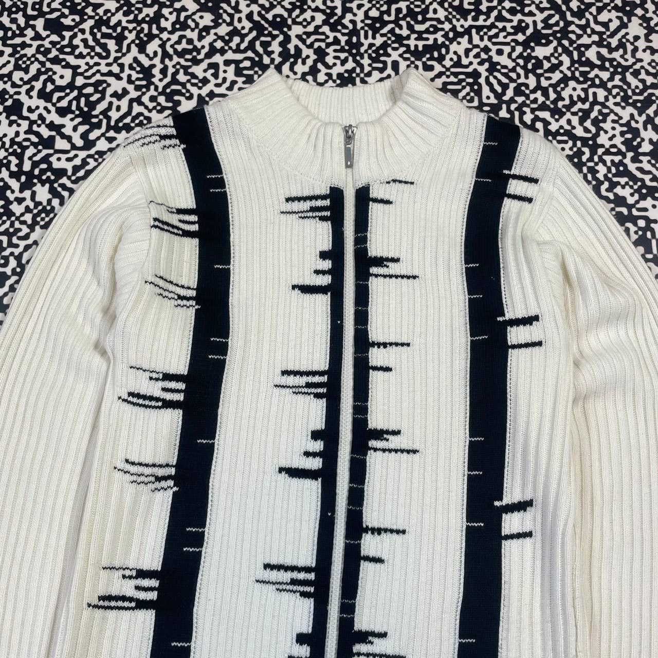 Japanese Brand Vintage Y2k Japanese Style Stripe Retro Anstract Zip Sweater Size US L / EU 52-54 / 3 - 4 Thumbnail