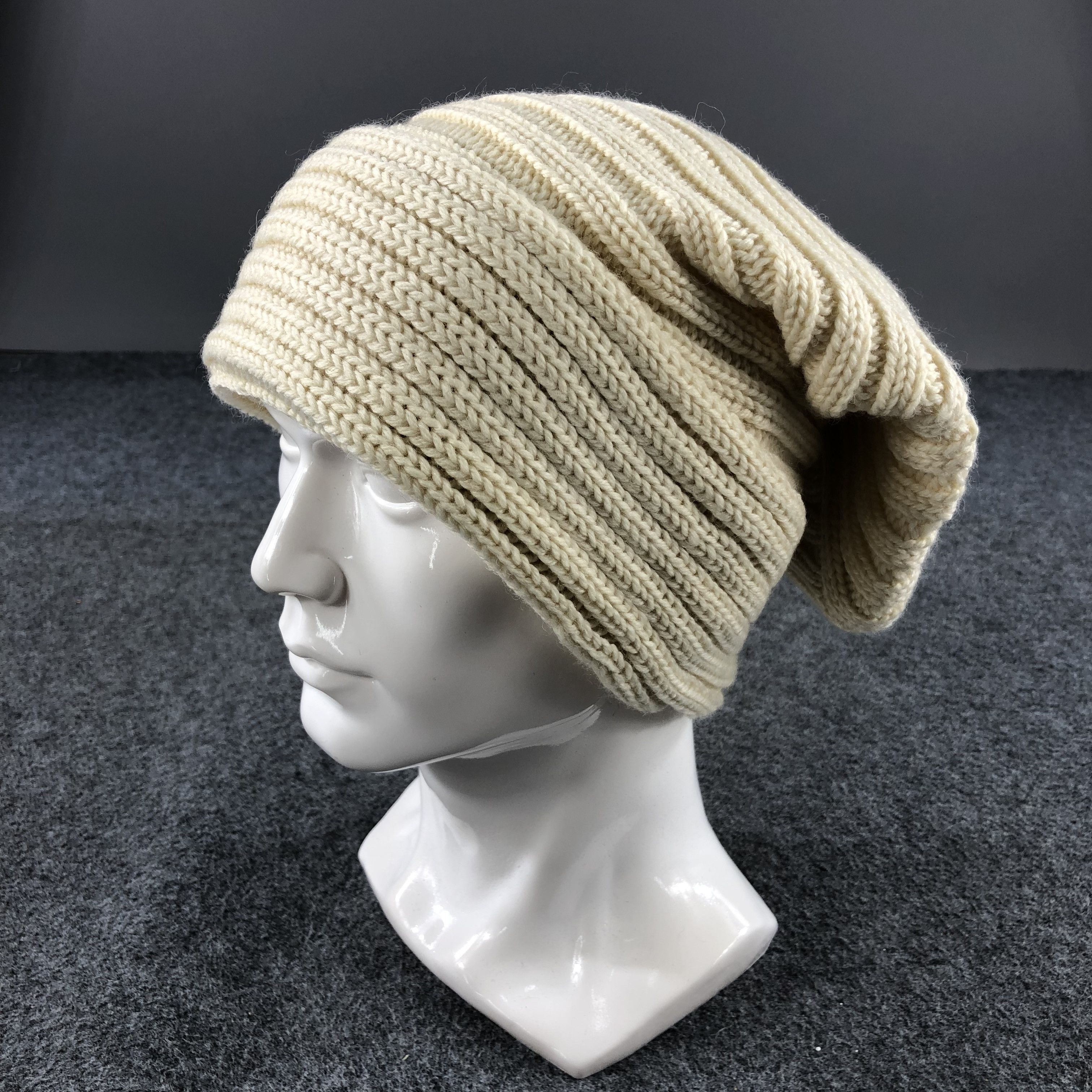 Uniqlo Unknown Uniqlo Wool Beanie Snowcap Snow Hat B363 Size ONE SIZE - 1 Thumbnail