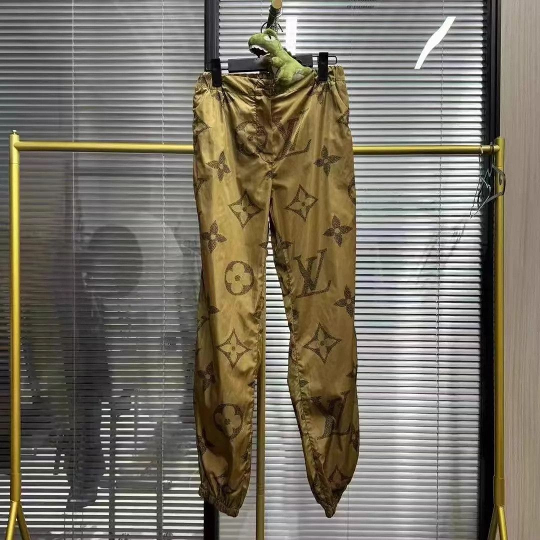Louis Vuitton LV Monogram 99 New 34 Pants Size 25" / US 0 / IT 36 - 1 Thumbnail