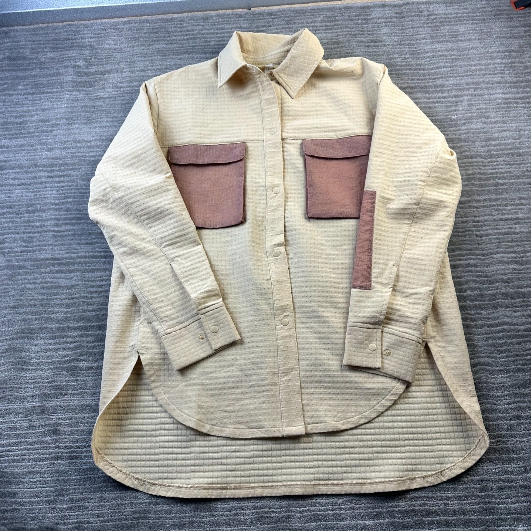 Lululemon Lululemon Shirt Womens 6 Beige Tan Grid Fleece Overshirt Snap Button Outdoor Size M / US 6-8 / IT 42-44 - 2 Thumbnail