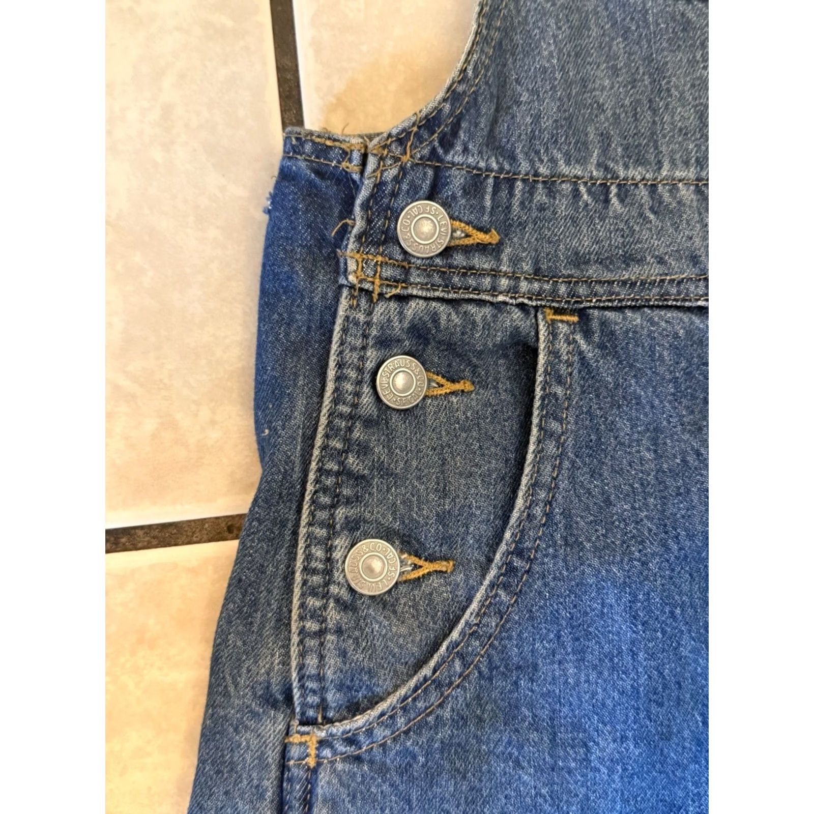 Levi's Levi’s Women’s Chopped Bib Overalls Denim One-Piece 90s Bohemian Casual XS Blue Size 26" / US 2 / IT 38 - 3 Thumbnail