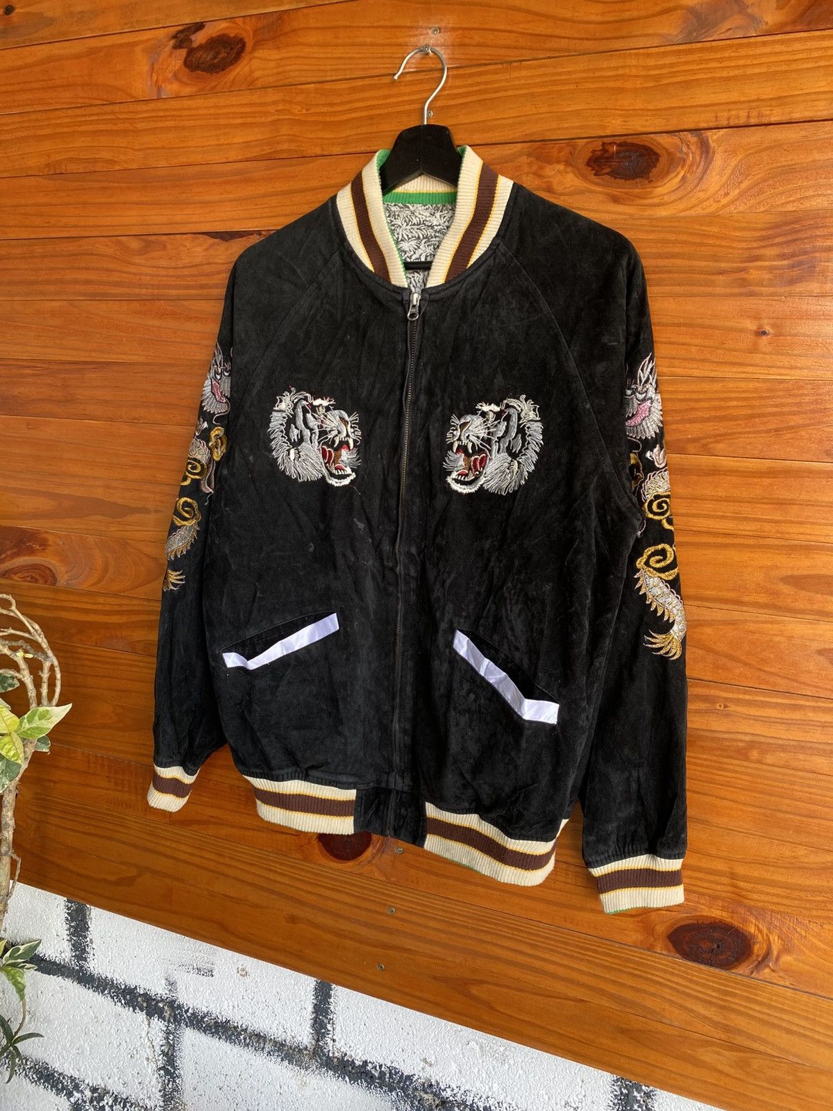 Japanese Brand Vintage Tiger Embroidered Sukajan Souvenir Jacket – Black Size US M / EU 48-50 / 2 - 4 Thumbnail