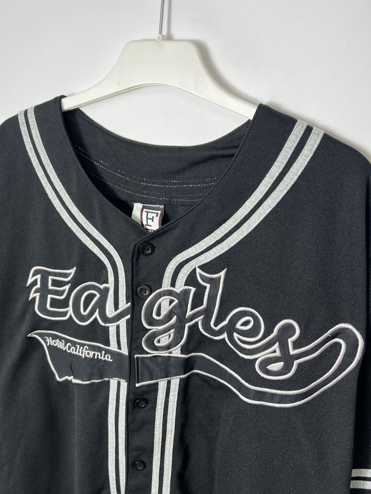 Vintage Vintage Eagles Hotel California 2003 Tour Baseball Jersey Size US XL / EU 56 / 4 - 6 Thumbnail