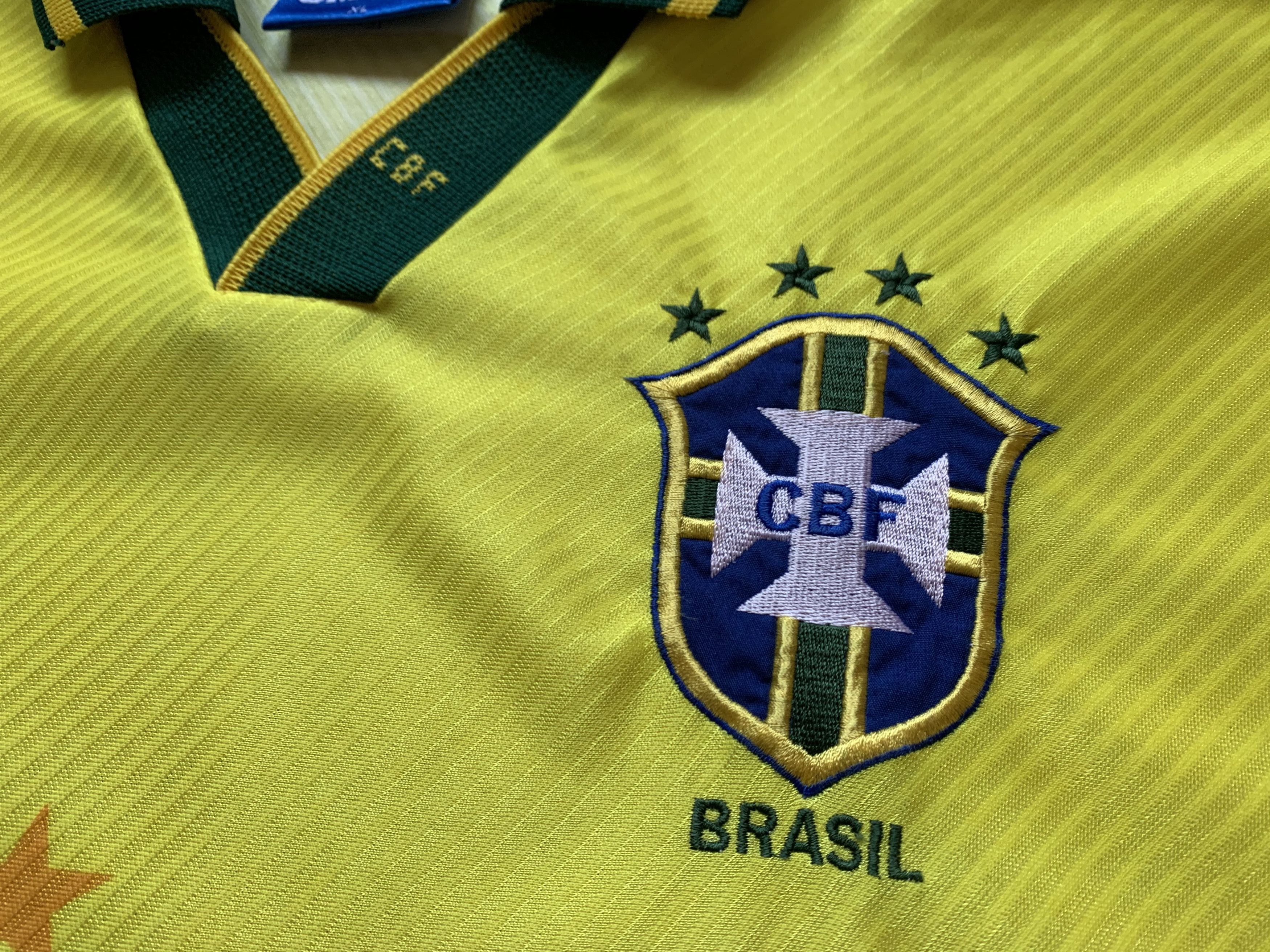 Vintage Vintage Official Umbro Brazil Football Shirt Size US XL / EU 56 / 4 - 5 Thumbnail