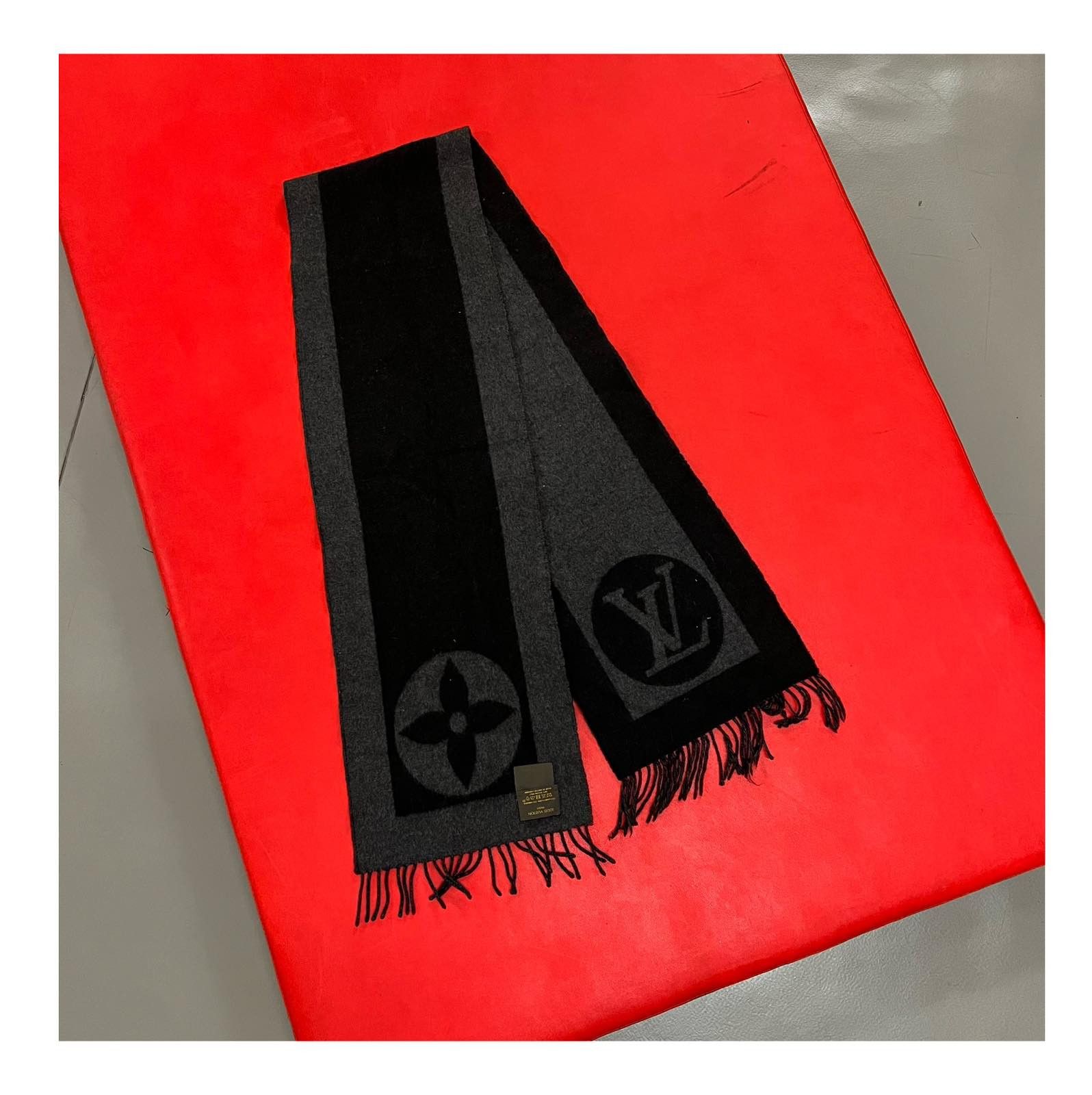 LOUIS VUITTON SCARF MONOGRAM WOOL BLACK LOGO