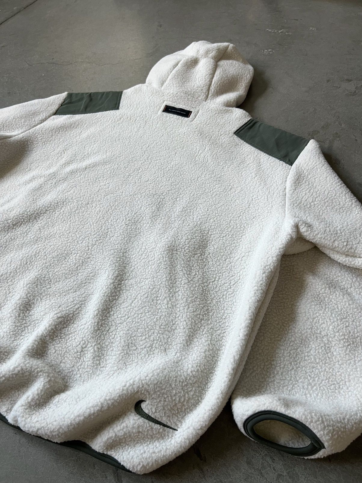 Vintage Nike ACG Vintage Sherpa Fleece Ninja Balaclava Sweatshirt Size US XL / EU 56 / 4 - 6 Thumbnail