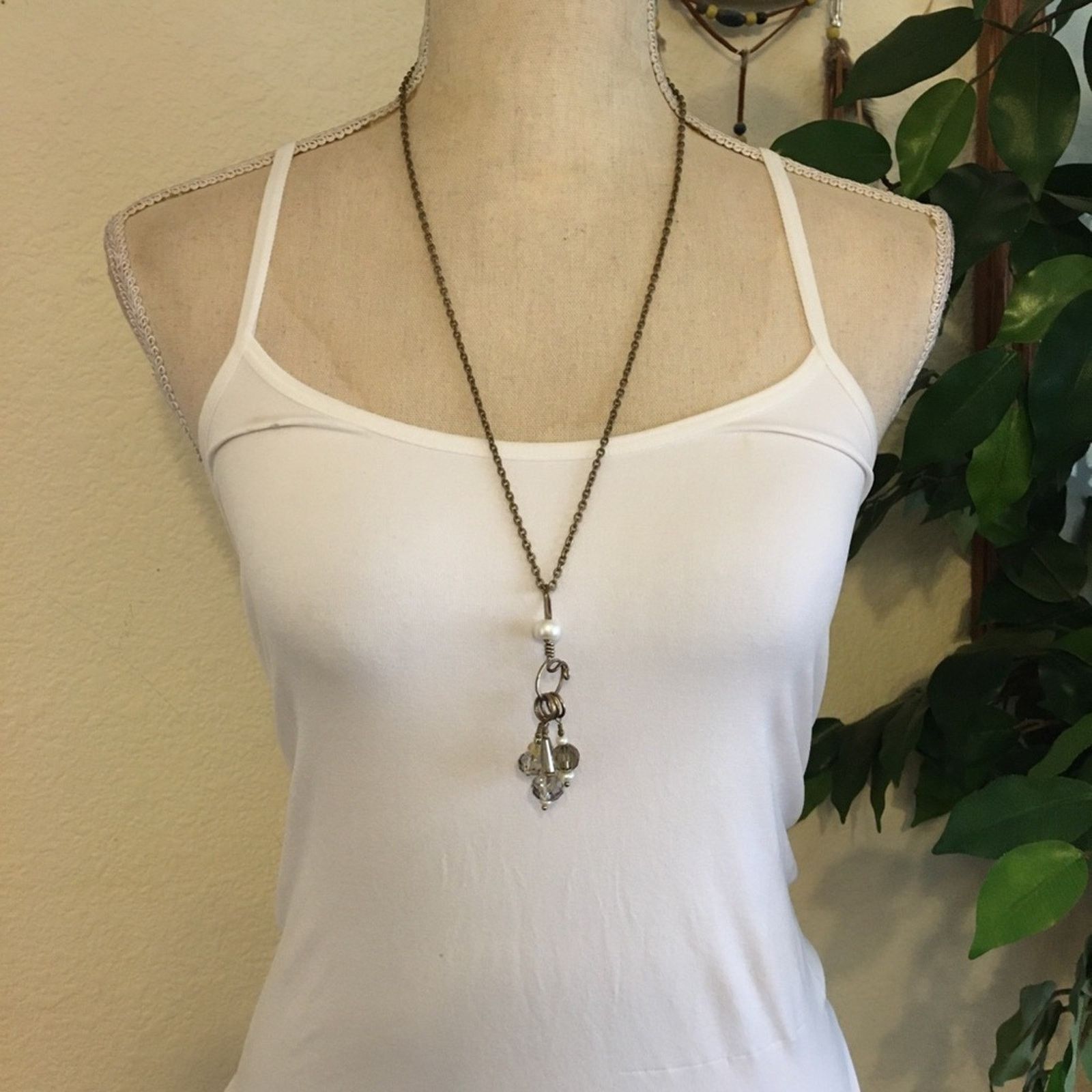Vintage Vintage faceted glass cluster brass tone necklace Size ONE SIZE - 10 Thumbnail