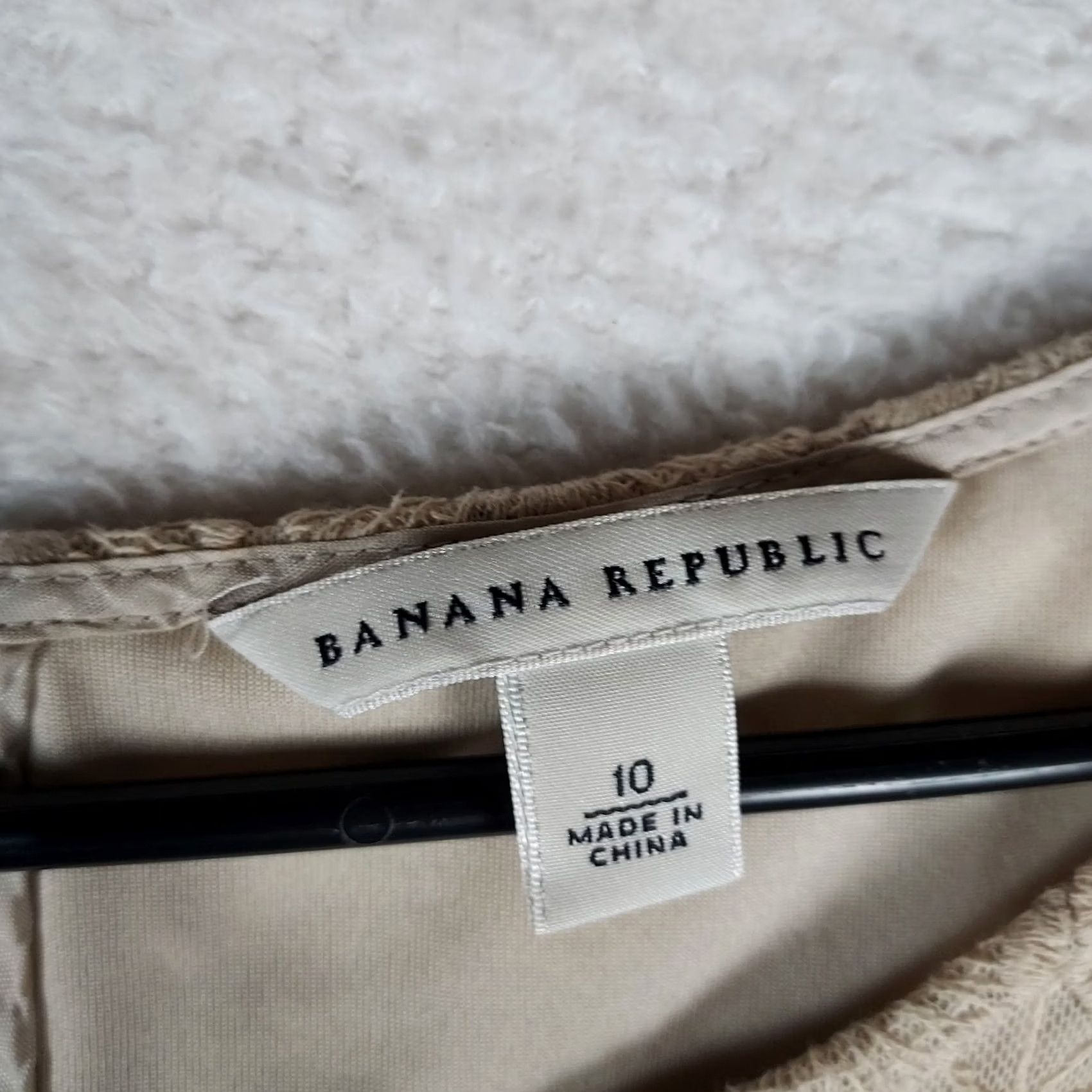 Banana Republic Banana Republic Women’s Size 10 Lace Sheath Dress Beige Lined Sleeveless Knee Length Zip Round Neck Vintage No (if applicable) Size L / US 10 / IT 46 - 3 Thumbnail