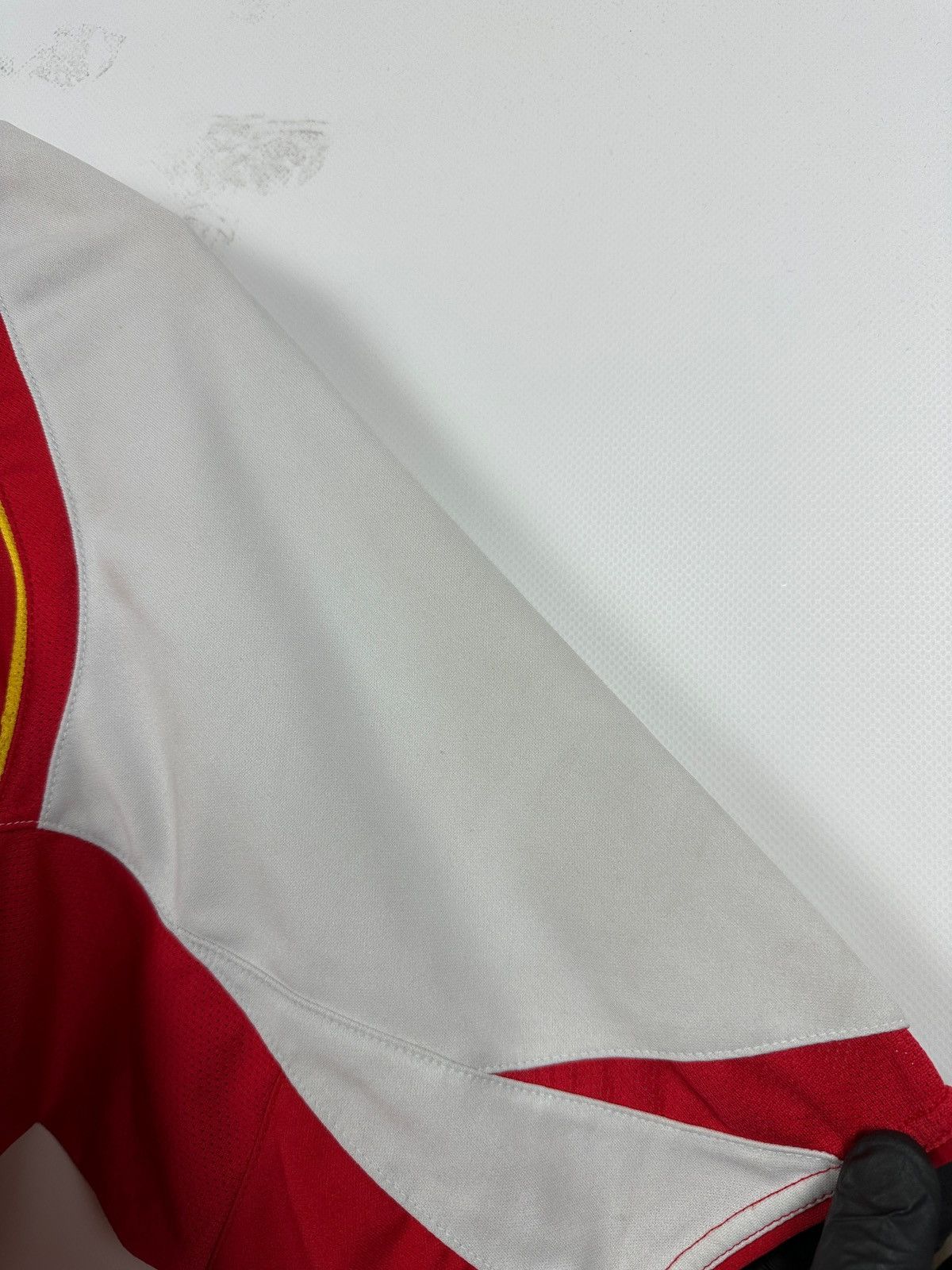 Nike 2004/05 Nike Arsenal FC Vintage Home Soccer Jersey Size US L / EU 52-54 / 3 - 15 Thumbnail