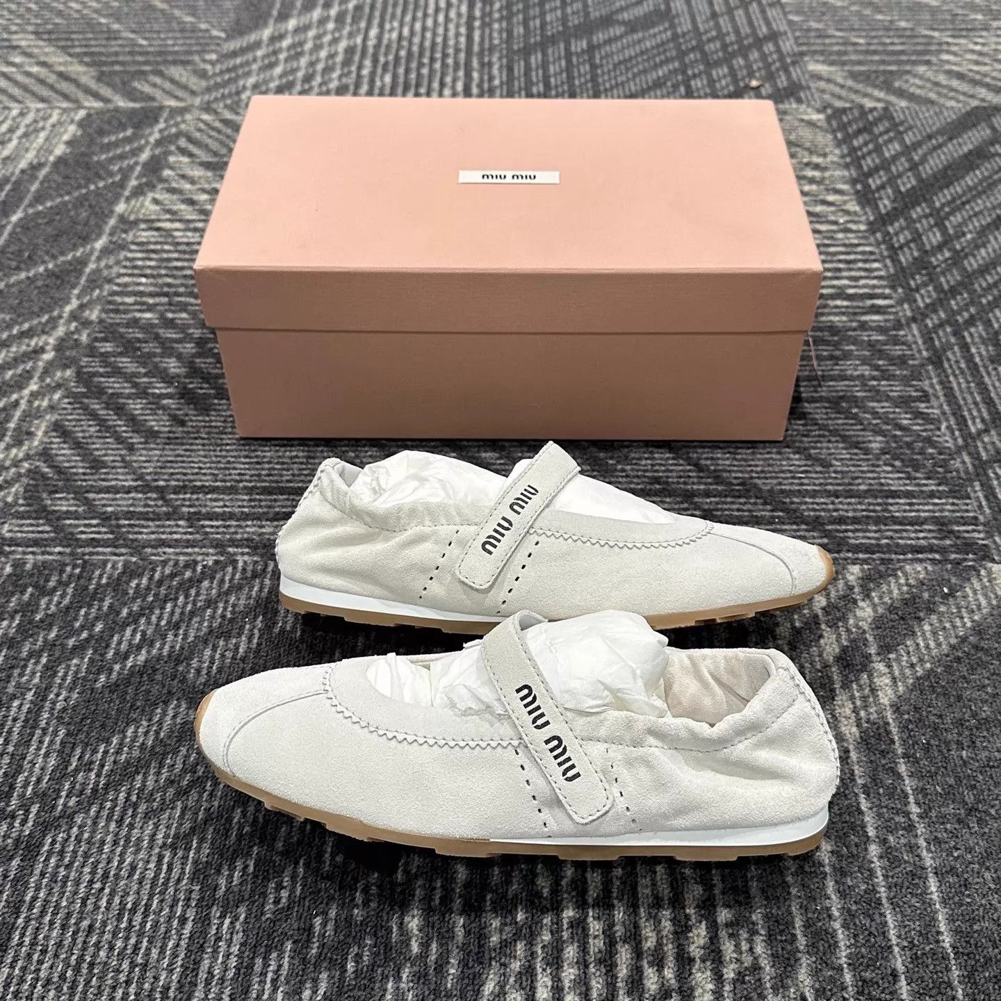 Miu Miu Miu Miu flat ballet Mary Jane shoes size 36.5 Size US 6 / IT 36 - 4 Thumbnail