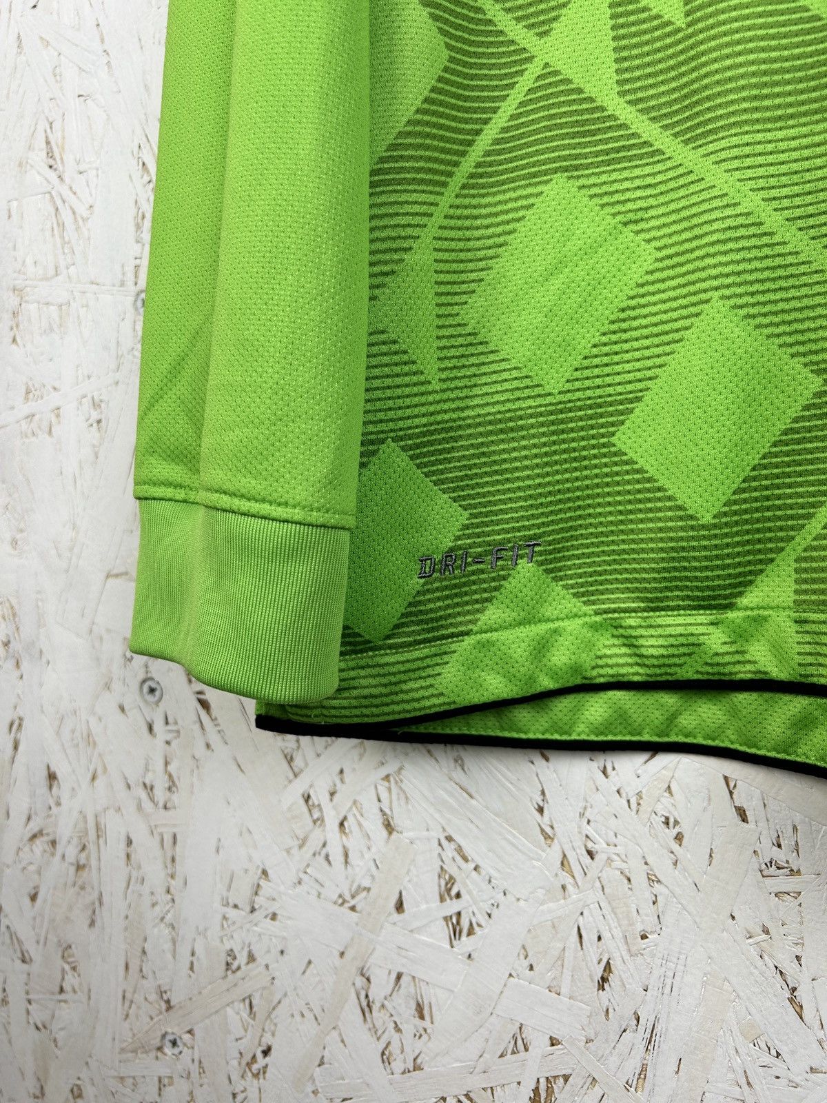 Nike Vintage Nike Celtic FC 2010/11 Away Kit Soccer Jersey XL Size US XL / EU 56 / 4 - 4 Thumbnail