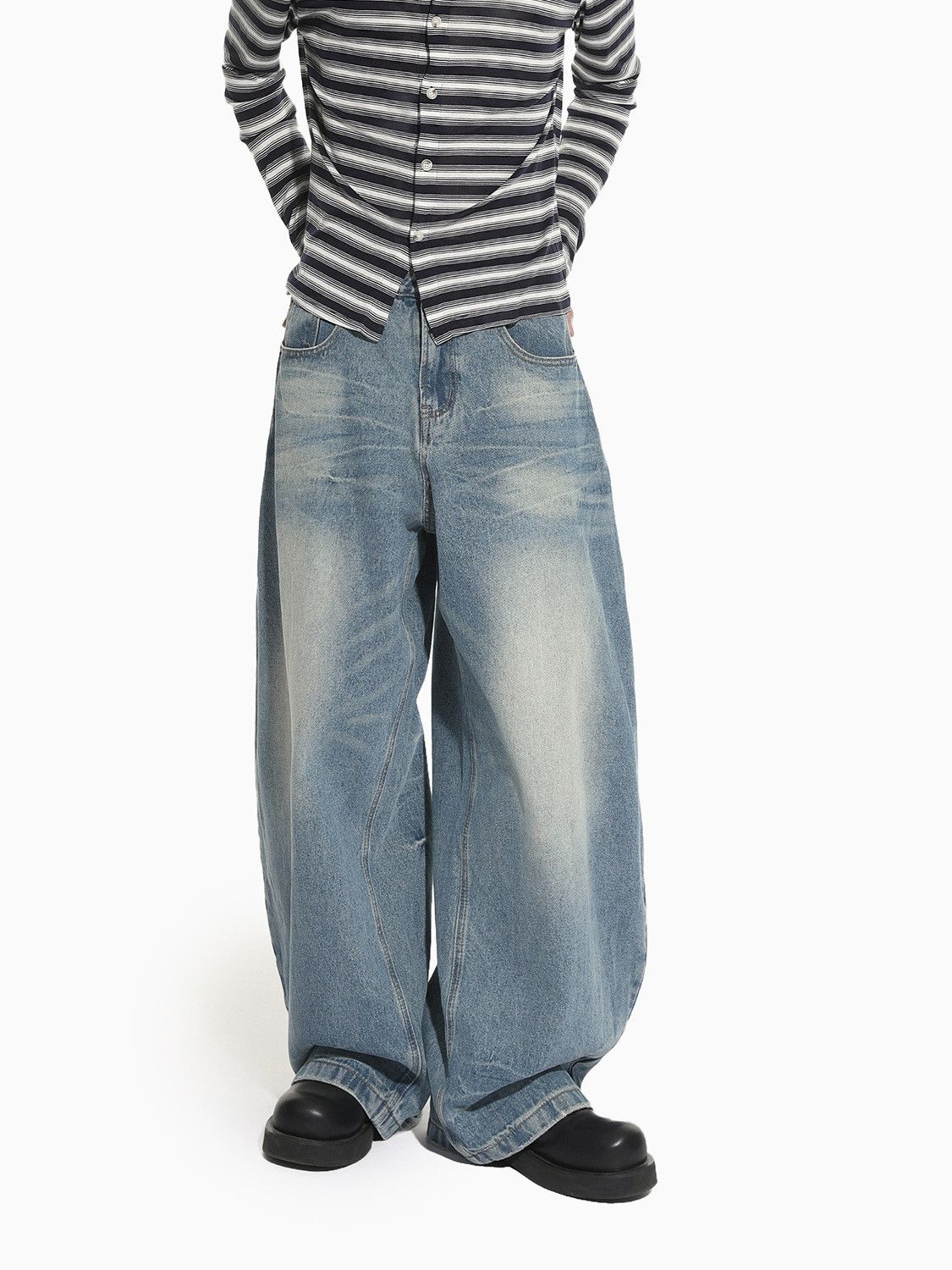 Vintage Japanese retro style cat-washed blue distressed curved jeans Size US 32 / EU 48 - 2 Thumbnail