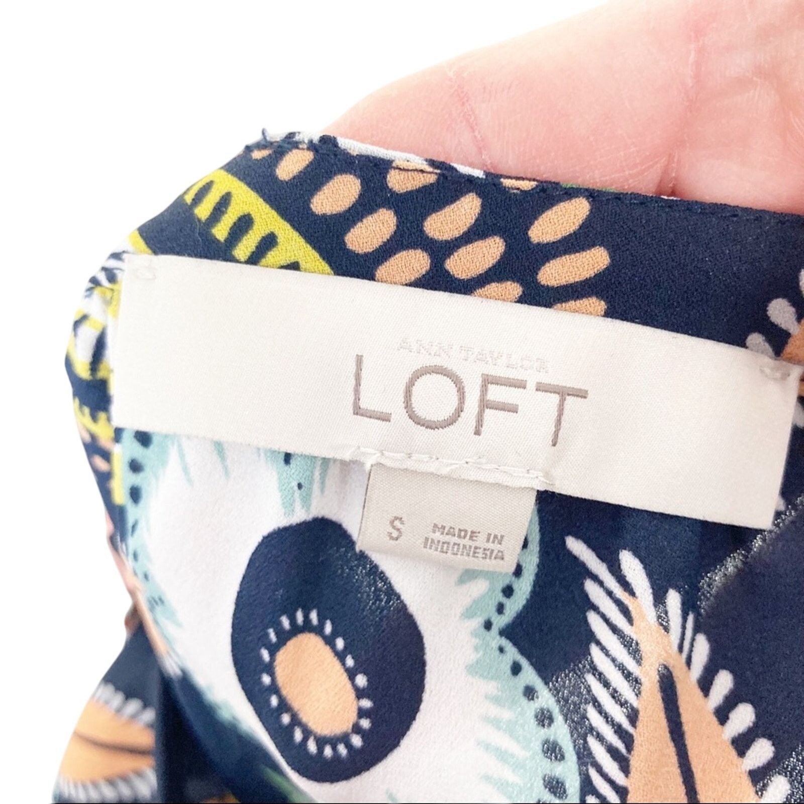 Loft Loft Navy Blue Floral Short Sleeve Blouse Sz S Size S / US 4 / IT 40 - 5 Thumbnail