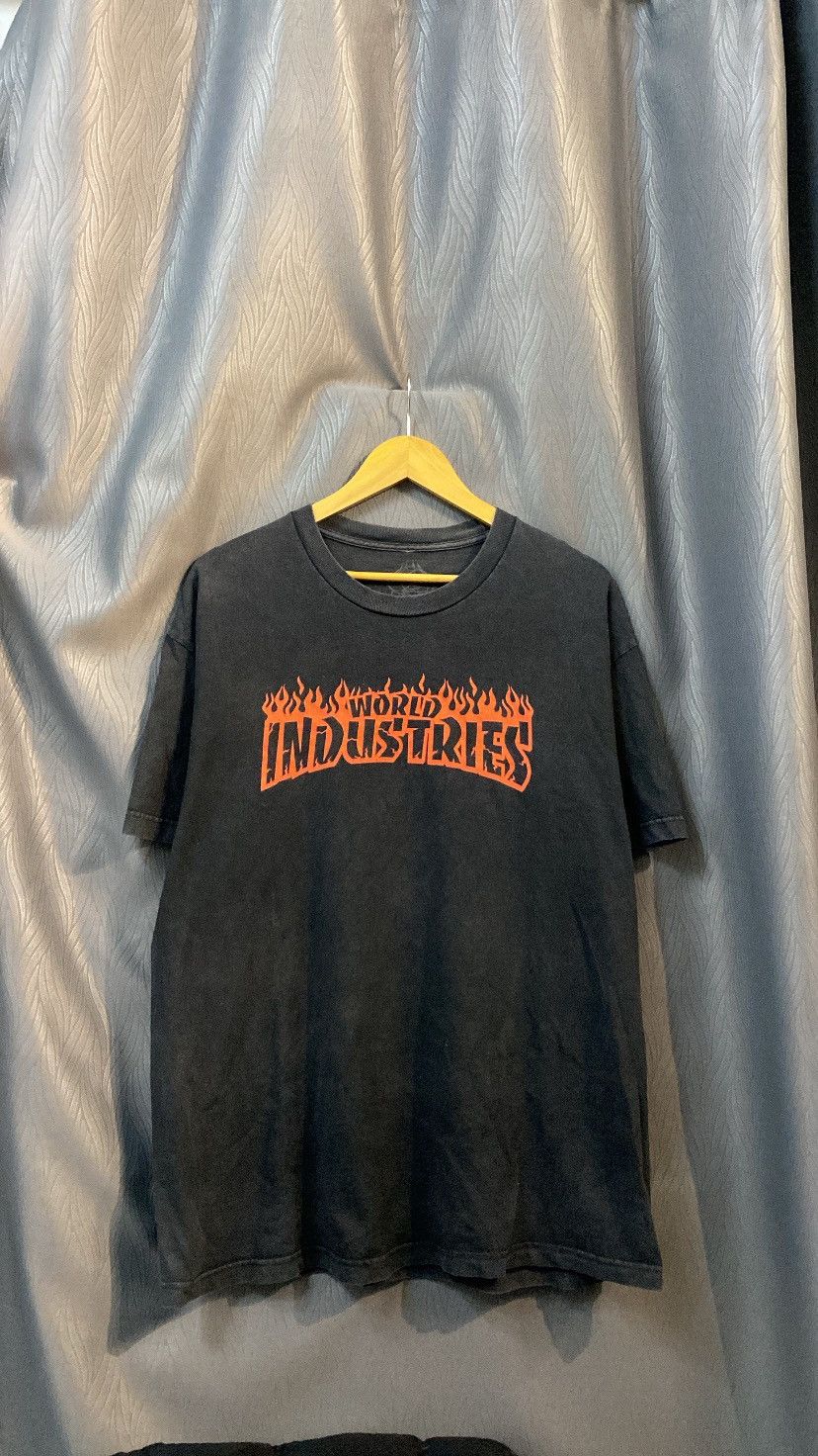 World Industries Sunfaded World Industries Fire Tshirt Black Size US XL / EU 56 / 4 - 1 Thumbnail