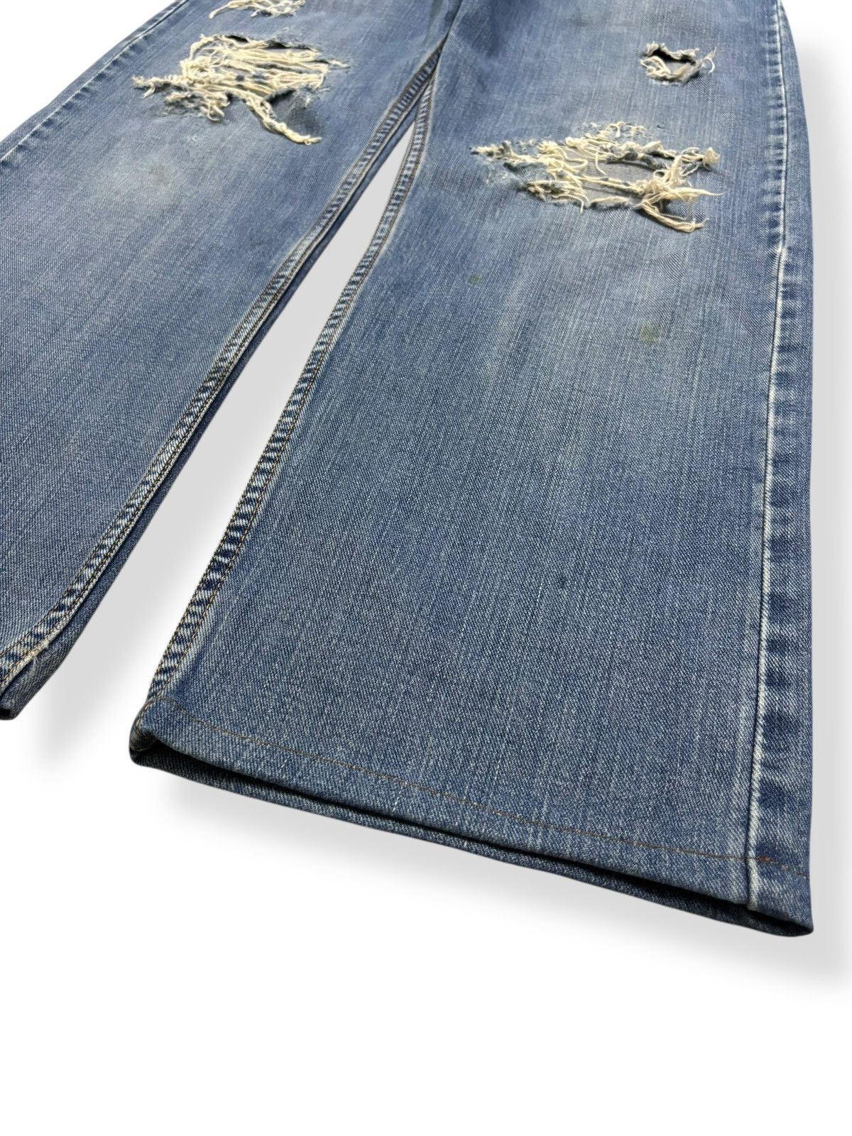 Japanese Brand Vintage Japanese Brand Blue Wash Baggy Distressed Jeans Size US 33 - 8 Thumbnail