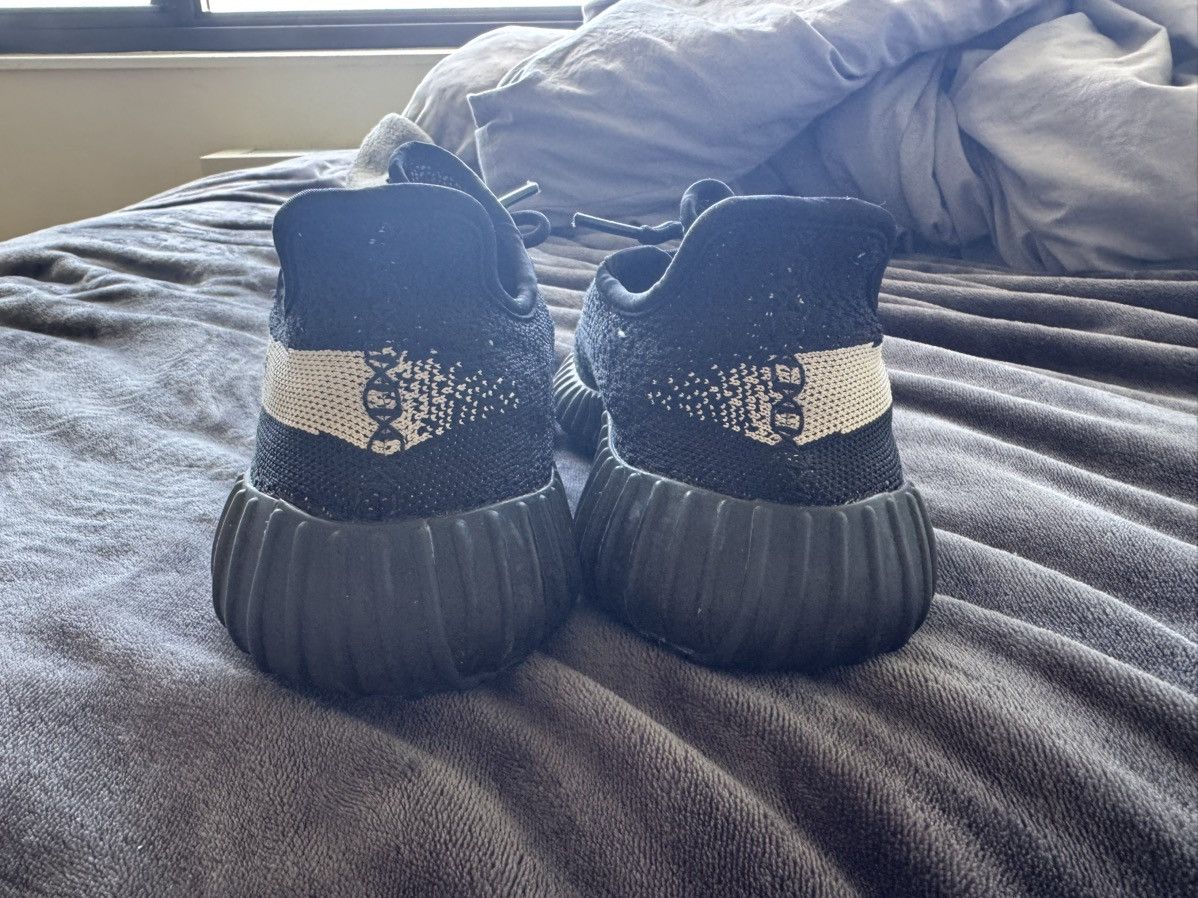Yeezy Yeezy 350 v2 Oreo Size US 9.5 / EU 42-43 - 4 Thumbnail