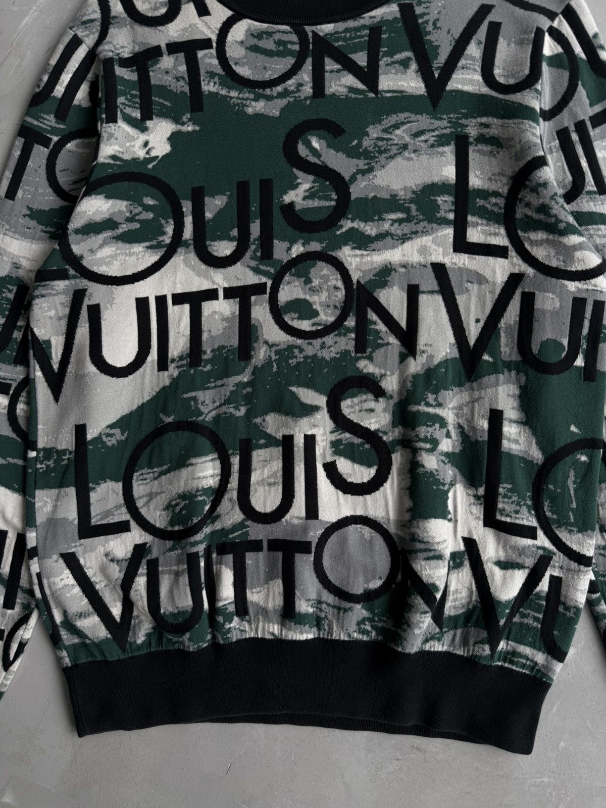 Louis Vuitton Louis Vuitton - Camou Script Knit Crewneck Size US XL / EU 56 / 4 - 6 Thumbnail