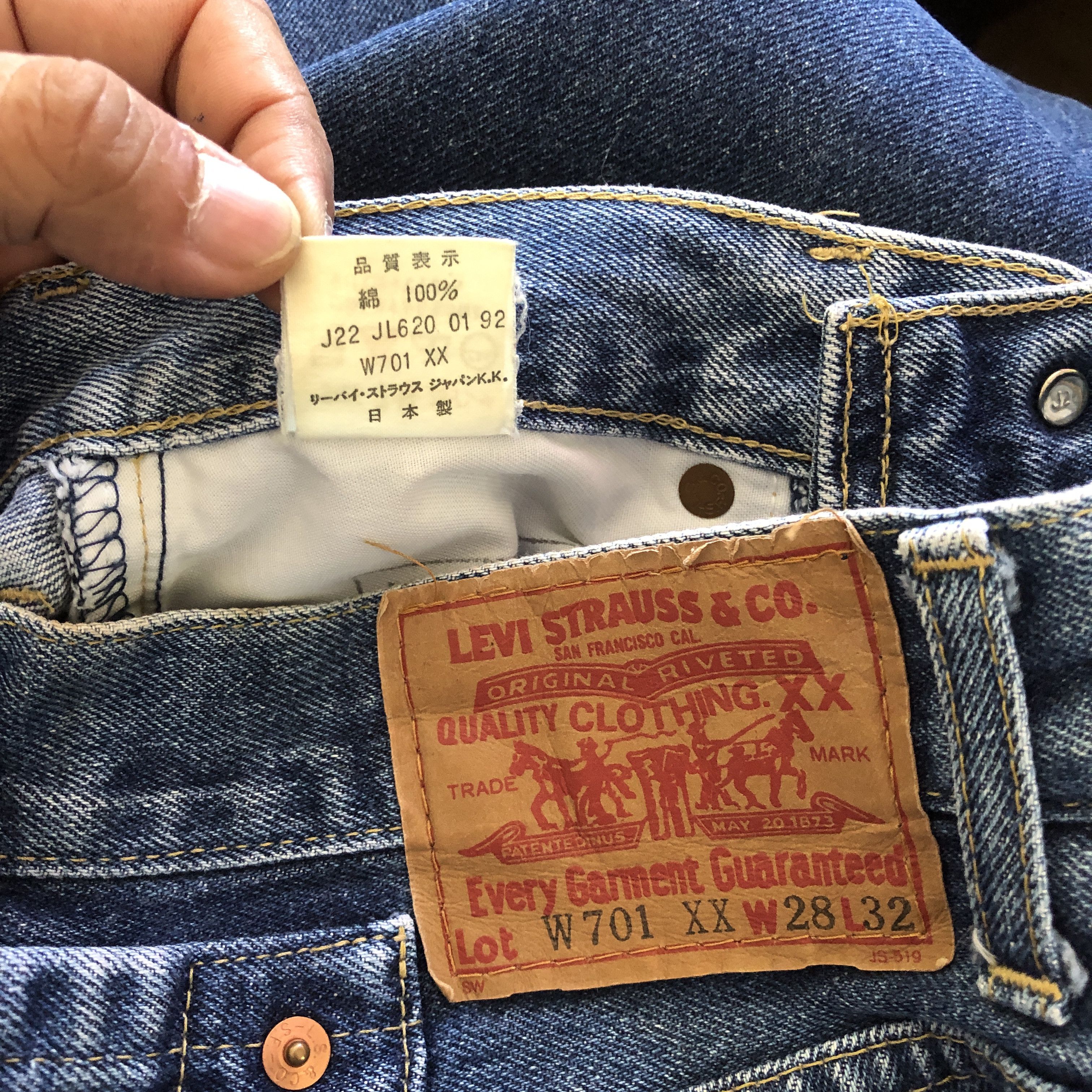 Levi's Vintage Levis 701XX Buckle Selvedge Jeans Redline Denim Size 24" / US 00 / IT 34 - 10 Thumbnail