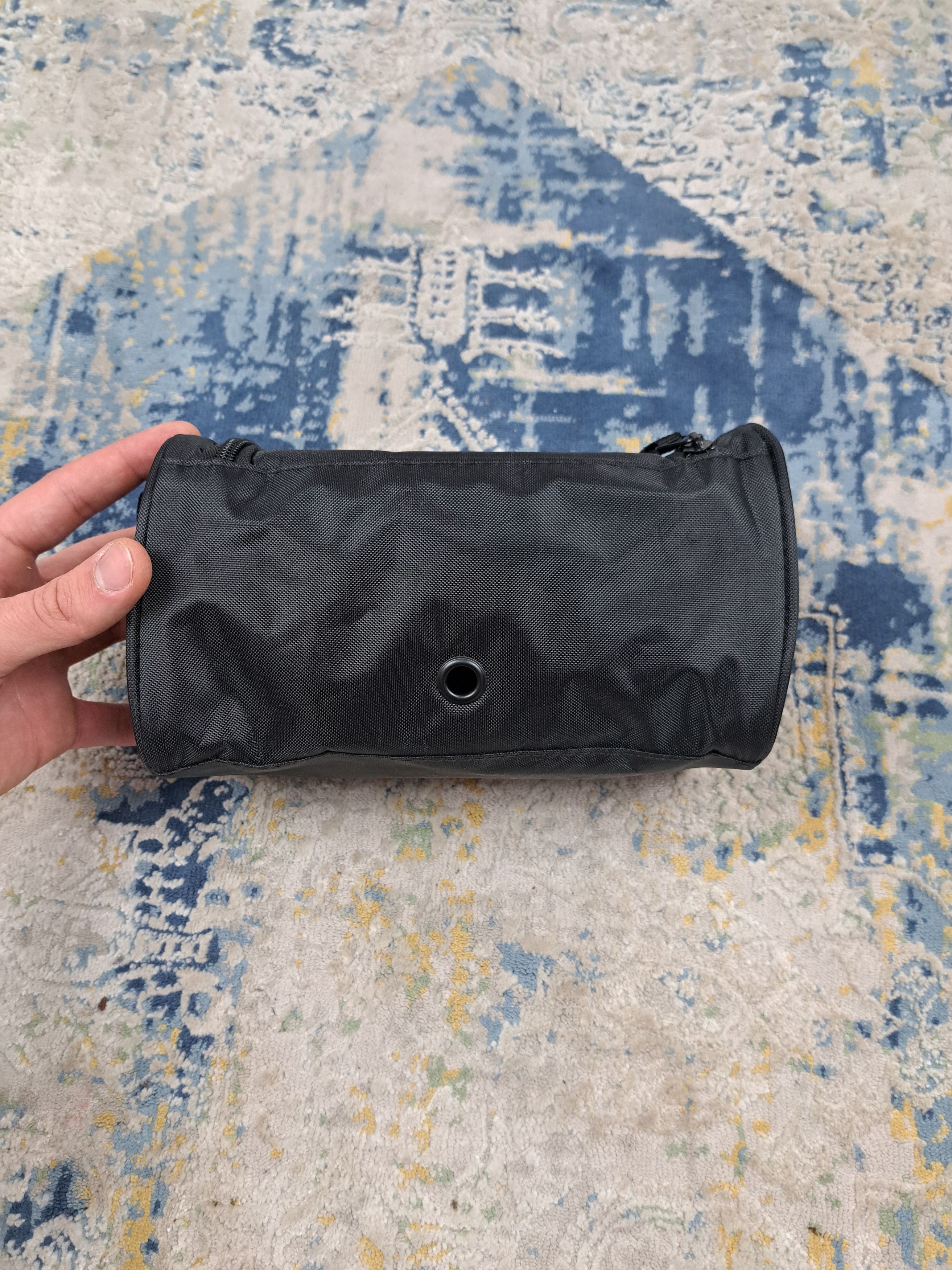 Oakley Archive Oakley y2k Big Logo Bag Ski Google Case Gorpcore Size ONE SIZE - 4 Thumbnail