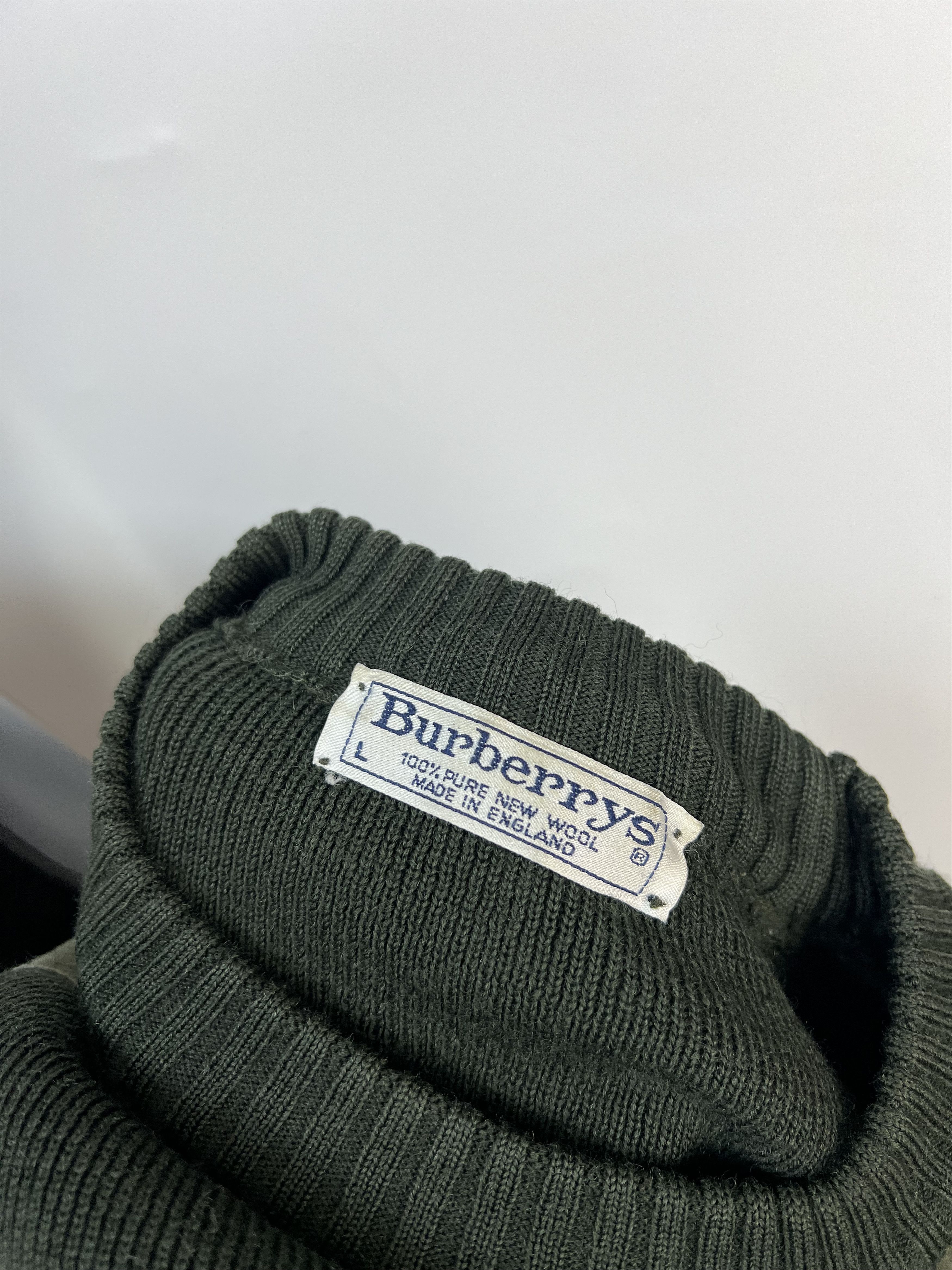 Burberry 90s Burberrys Vintage Wool Knit Sweater Shoulder Elbow Patch Size US L / EU 52-54 / 3 - 15 Thumbnail