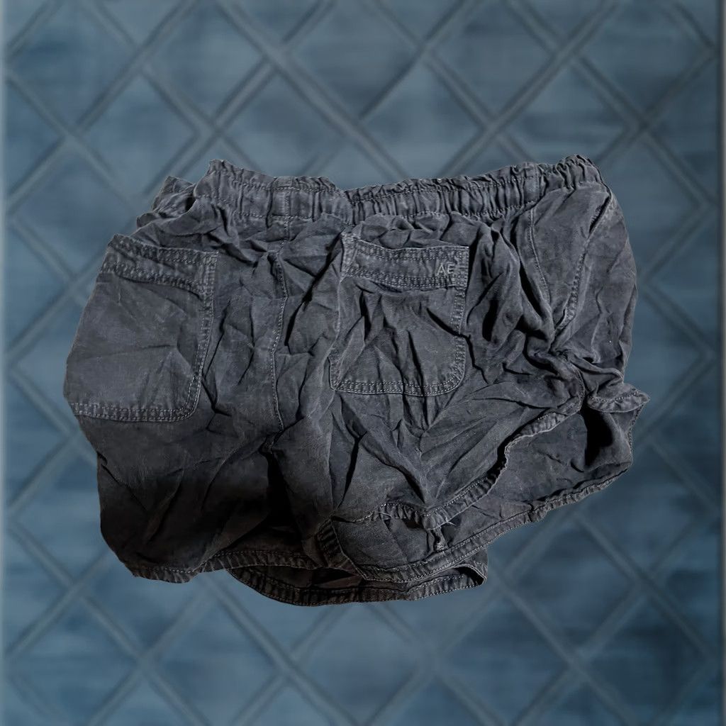 American Eagle Outfitters VINTAGE American Eagle High Rise Paper Bag Shorts XL Black Lyocell Size 40" / US 18 - 1 Thumbnail