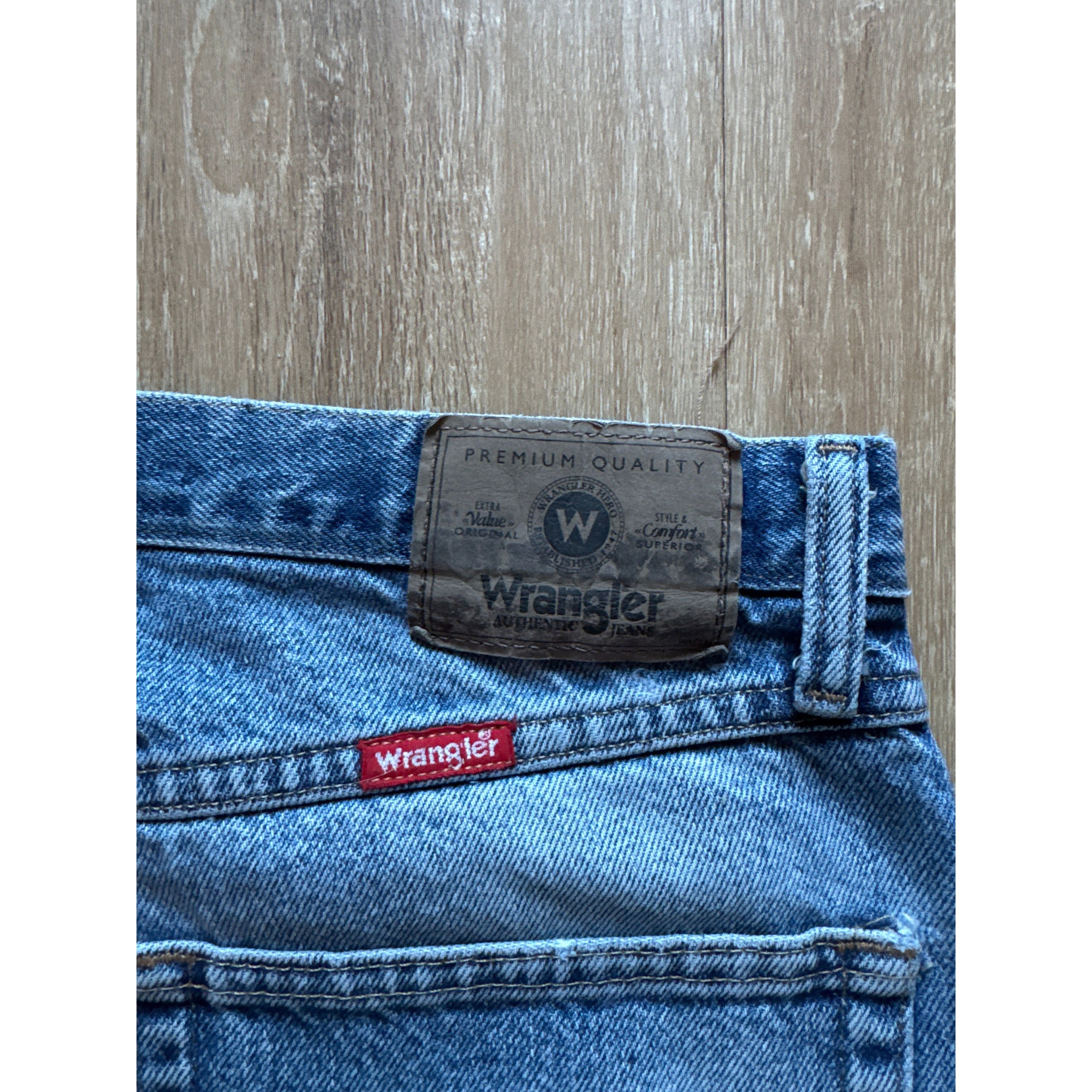 Wrangler Vintage Wrangler Distressed Regular Fit Blue Denim Jeans Size US 33 - 7 Thumbnail